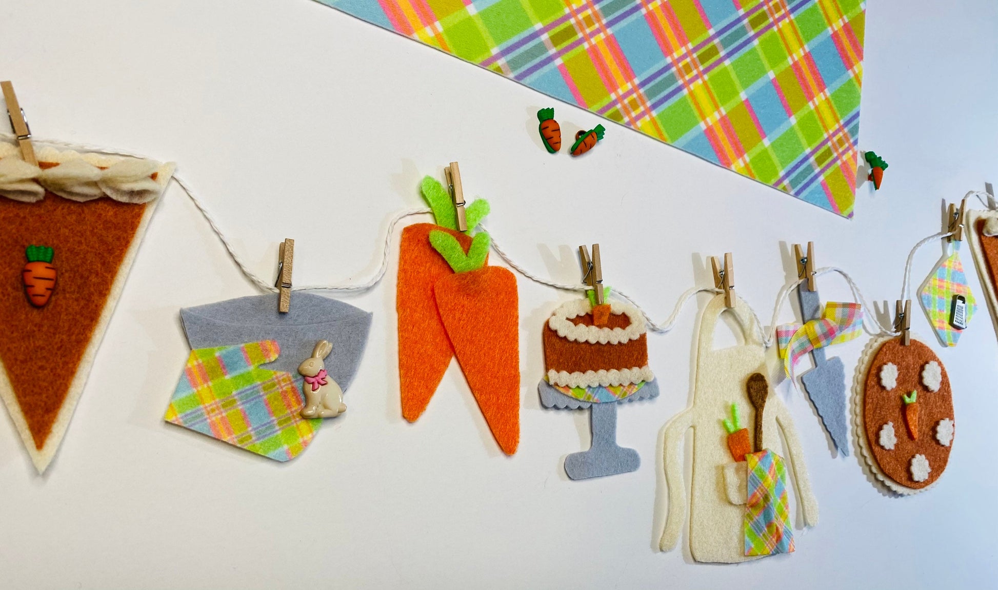 Carrot Cake Easter Baking Miniature Felt Clothesline Banner Garland Bunting Wall Hanging for Spring
