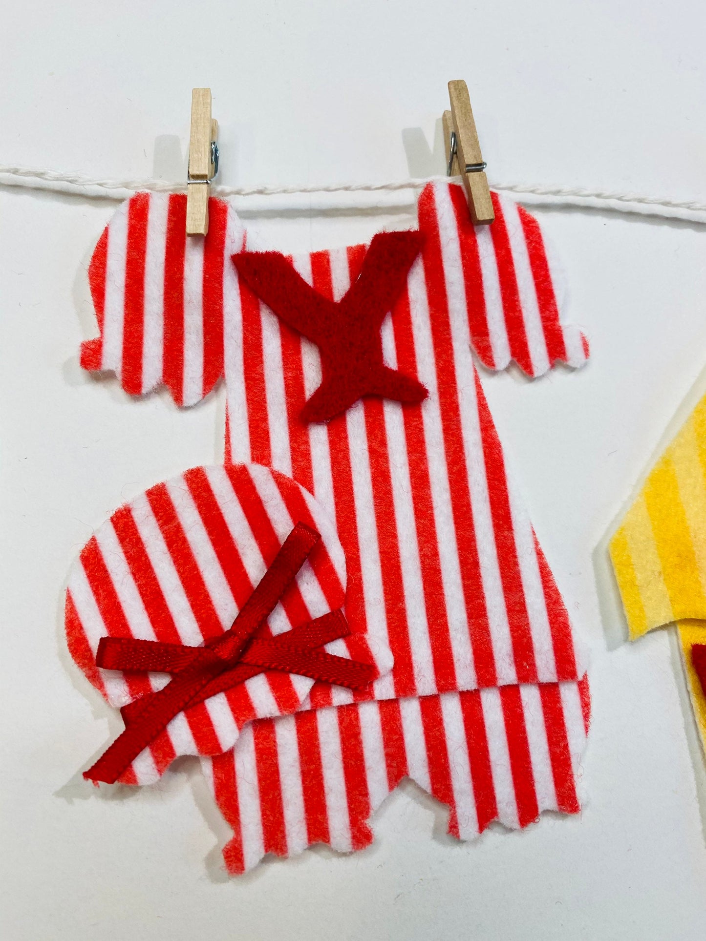 Old Fashioned Bathing Suit Miniature Felt Clothesline Beach Tent Garland Bunting Wall Hanging Decoration for Summer