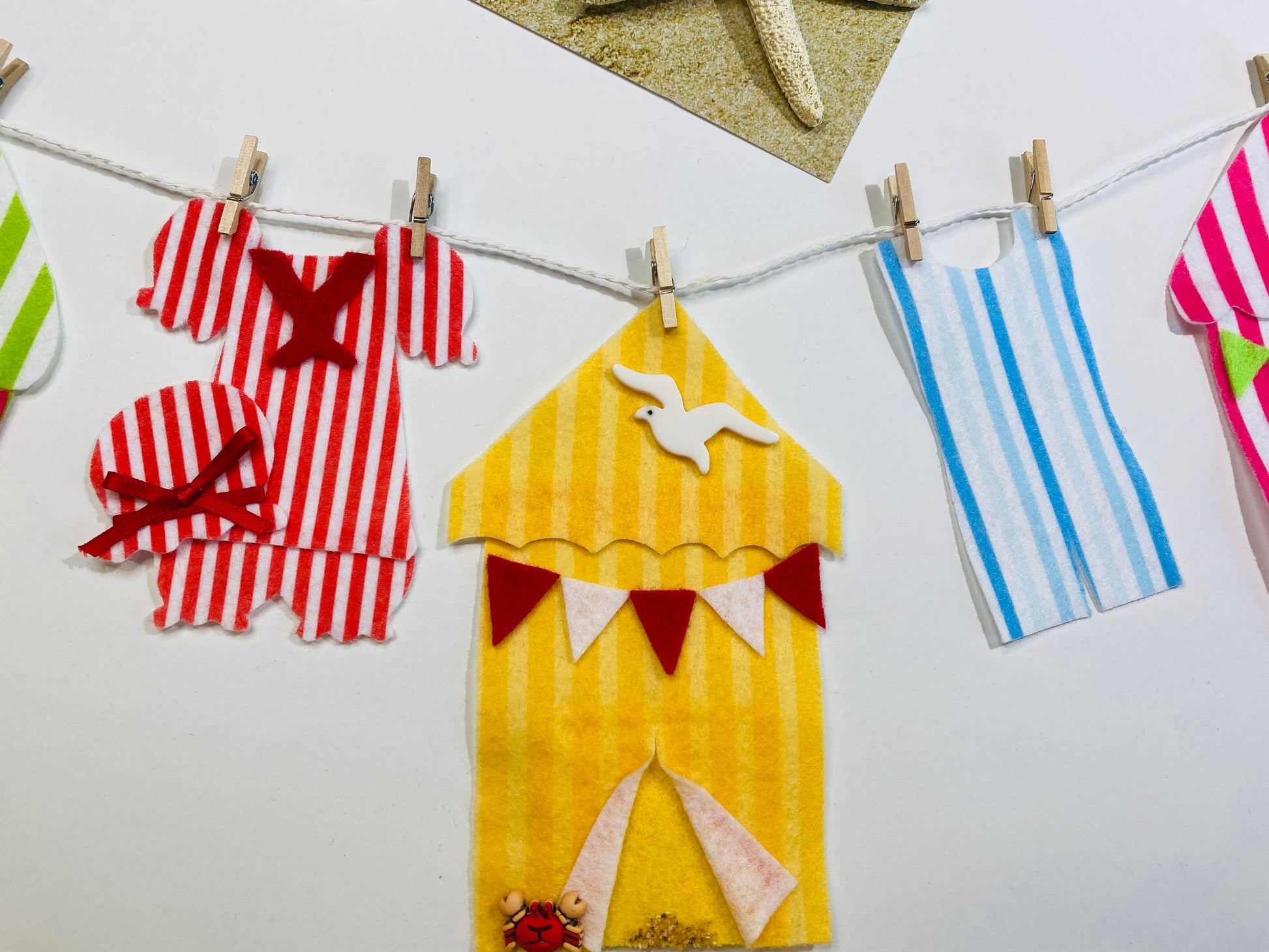 Old Fashioned Bathing Suit Miniature Felt Clothesline Beach Tent Garland Bunting Wall Hanging Decoration for Summer