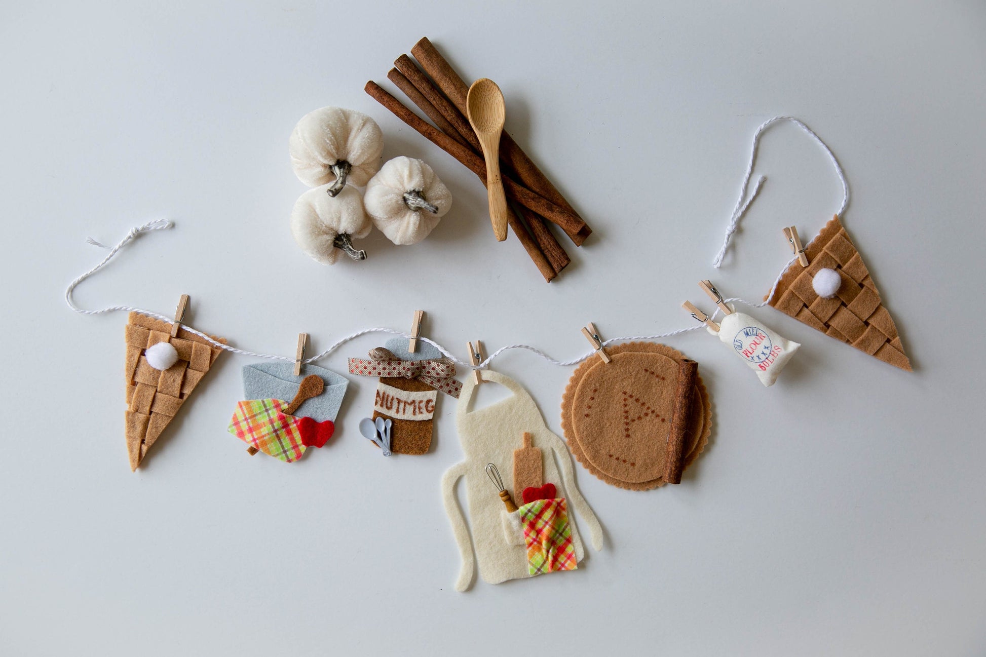 Apple Pie Fall Baking Miniature Felt Clothesline Autumn Banner Bakery Bunting Garland Wall Hanging Decoration