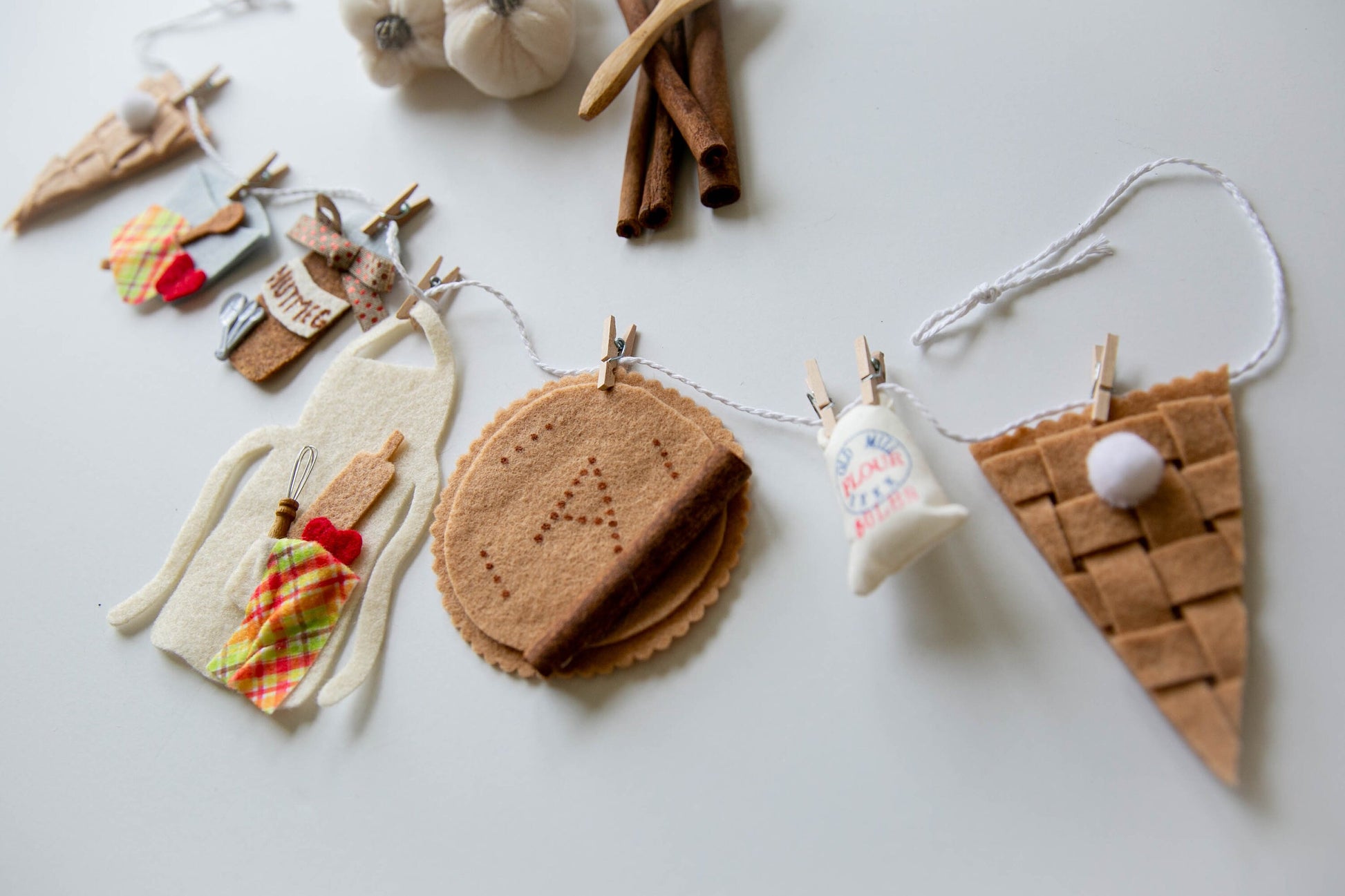 Apple Pie Fall Baking Miniature Felt Clothesline Autumn Banner Bakery Bunting Garland Wall Hanging Decoration