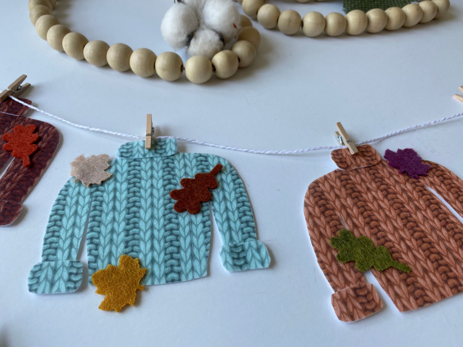Fall Felt Faux Knitted Sweater Banner with Leaves Autumn Miniature Clothesline Wall Hanging Bunting Decoration