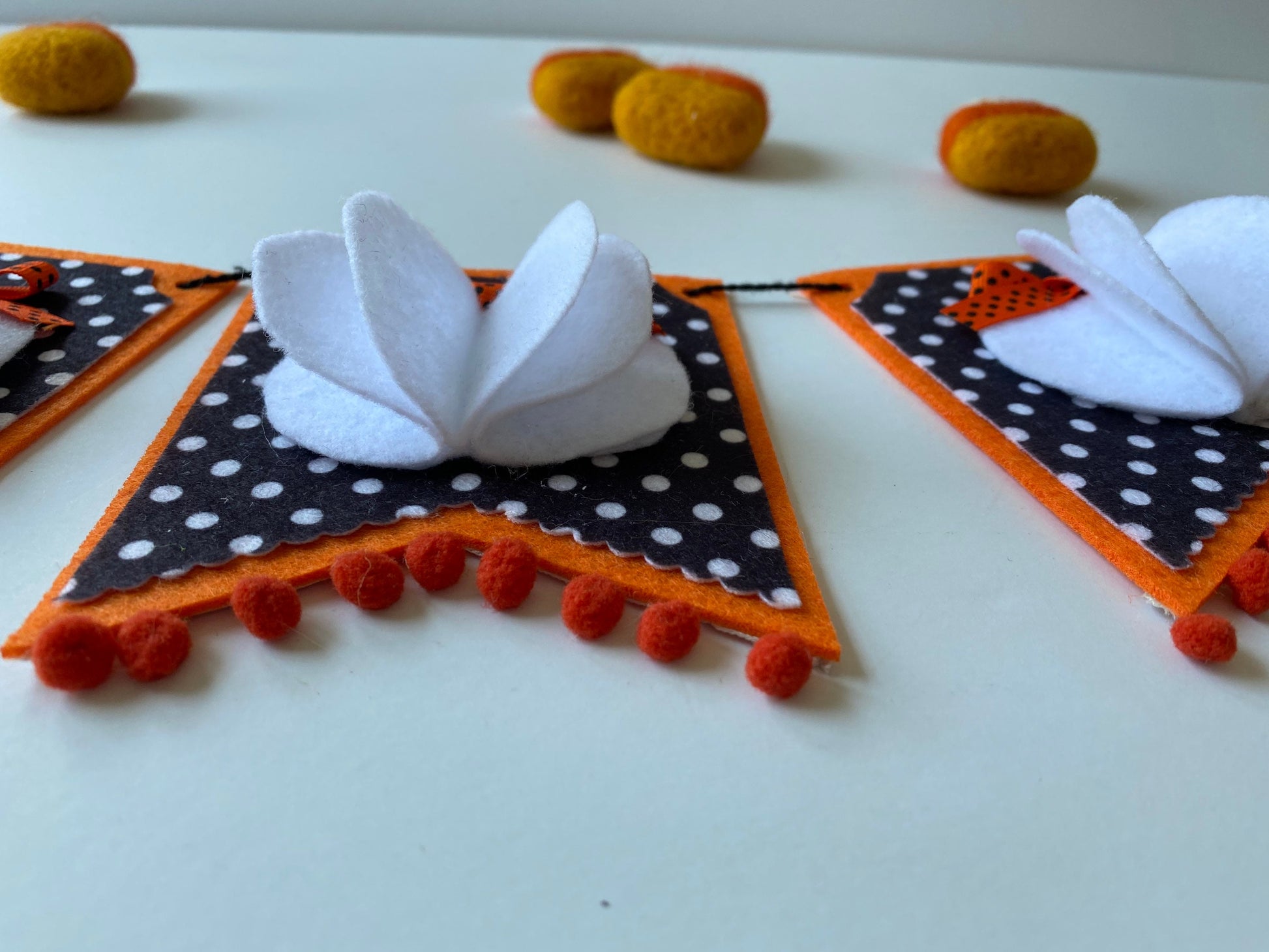White Pumpkin Polka-dot Halloween Felt Banner Garland Autumn Bunting Pennant Flag for Decoration
