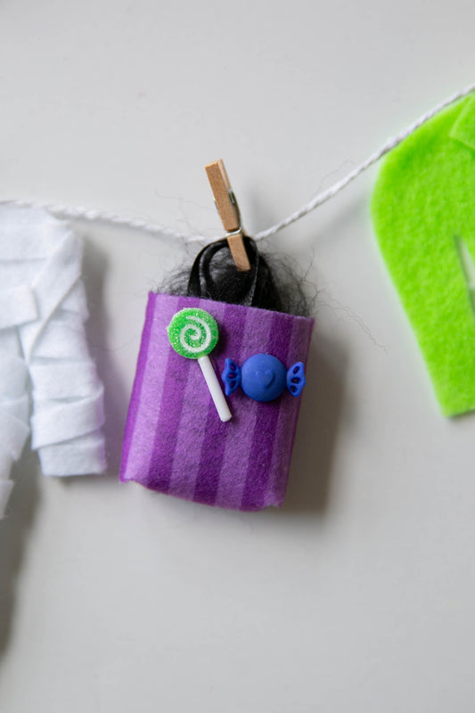 Halloween Trick or Treat Kid's Costume Miniature Felt Clothesline Banner Bunting Garland Home Decoration Wall Hanging Fall Autumn Harvest