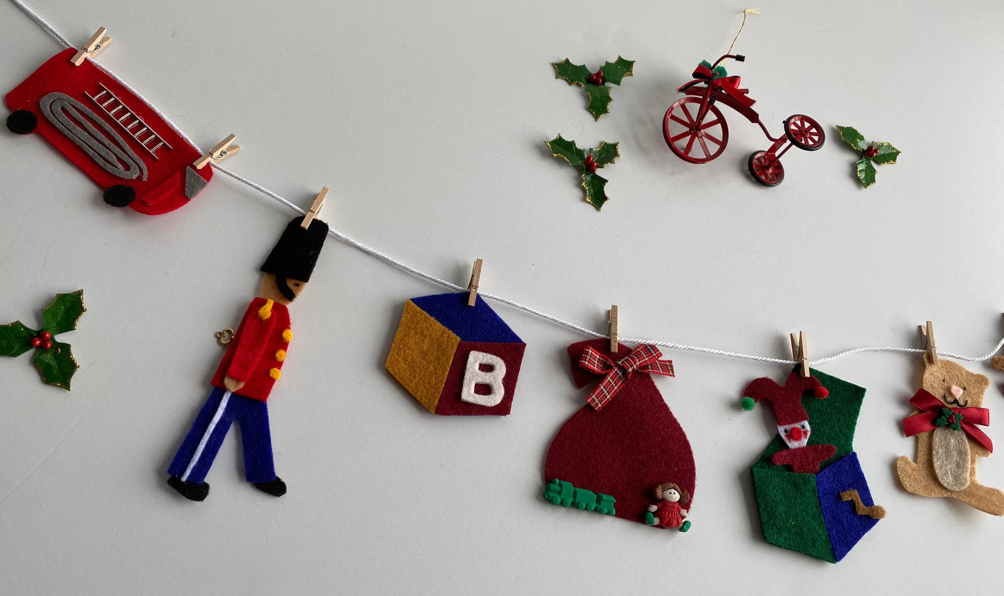 Vintage-Inspired Toys Miniature Felt Christmas Banner Wall Hanging Decoration Garland Bunting