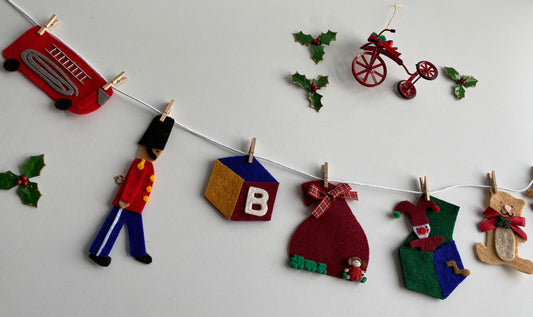 Vintage-Inspired Toys Miniature Felt Christmas Banner Wall Hanging Decoration Garland Bunting
