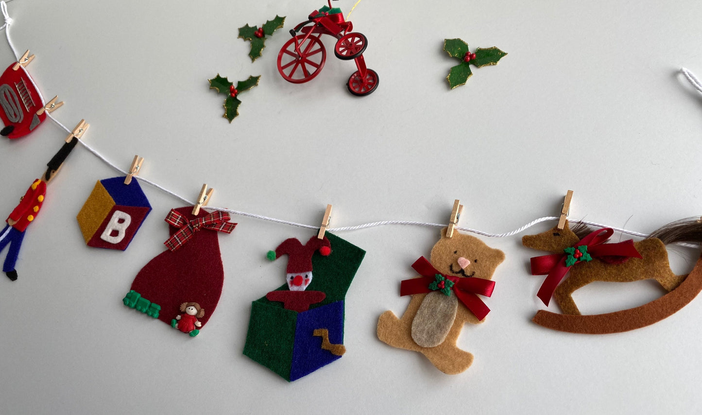 Vintage-Inspired Toys Miniature Felt Christmas Banner Wall Hanging Decoration Garland Bunting