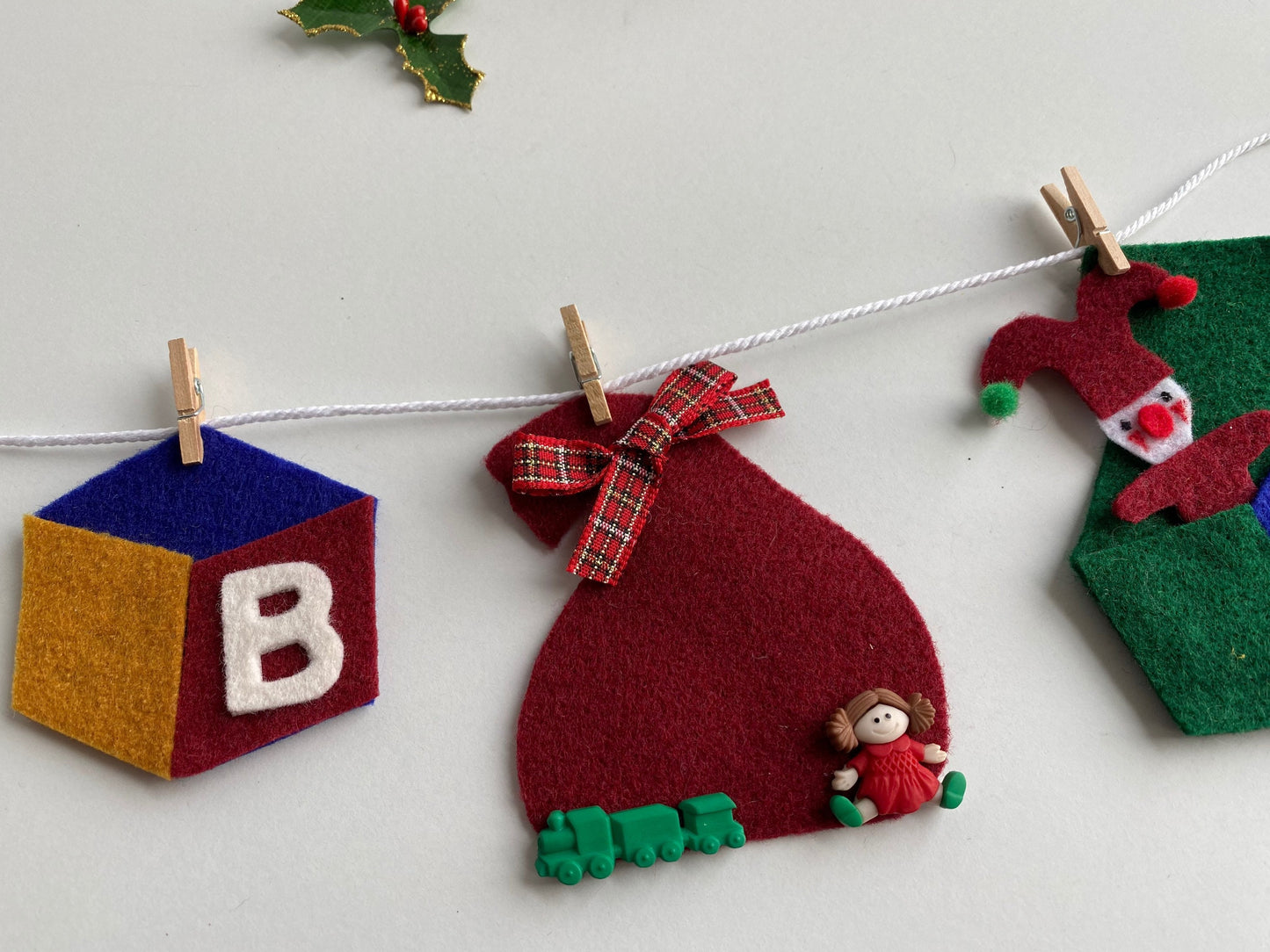 Vintage-Inspired Toys Miniature Felt Christmas Banner Wall Hanging Decoration Garland Bunting