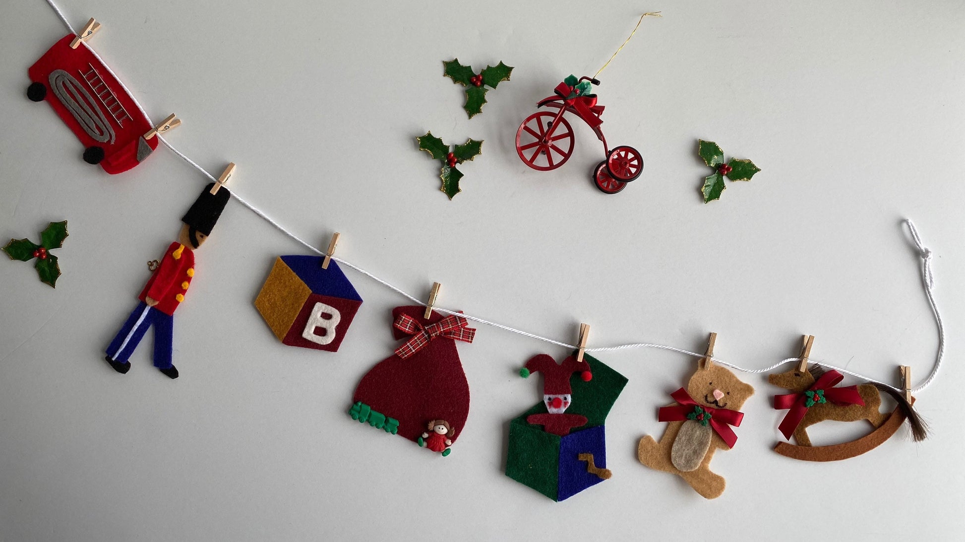 Vintage-Inspired Toys Miniature Felt Christmas Banner Wall Hanging Decoration Garland Bunting