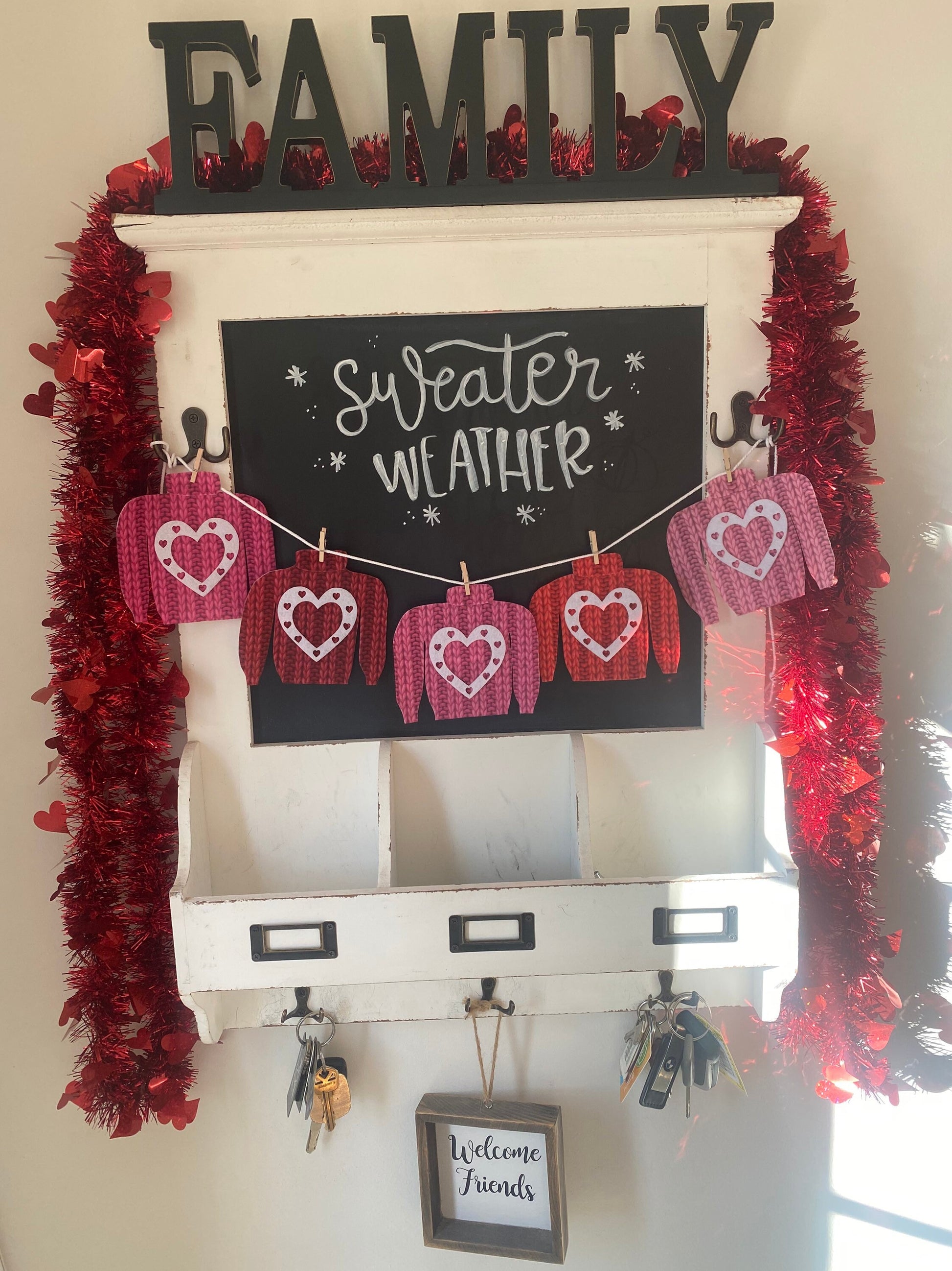 Valentine’s Day Felt Sweater Clothesline Miniature Garland Heart Banner Pink and Red Bunting Decoration Wall Hanging