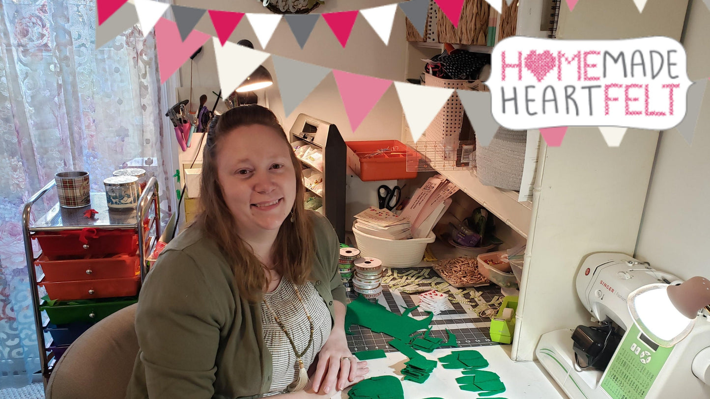 Leprechaun Man & Woman Clothesline Set of 2 Miniature Felt Clothesline Banner Garland Bunting Wall Hanging Decorations for St. Patrick’s Day