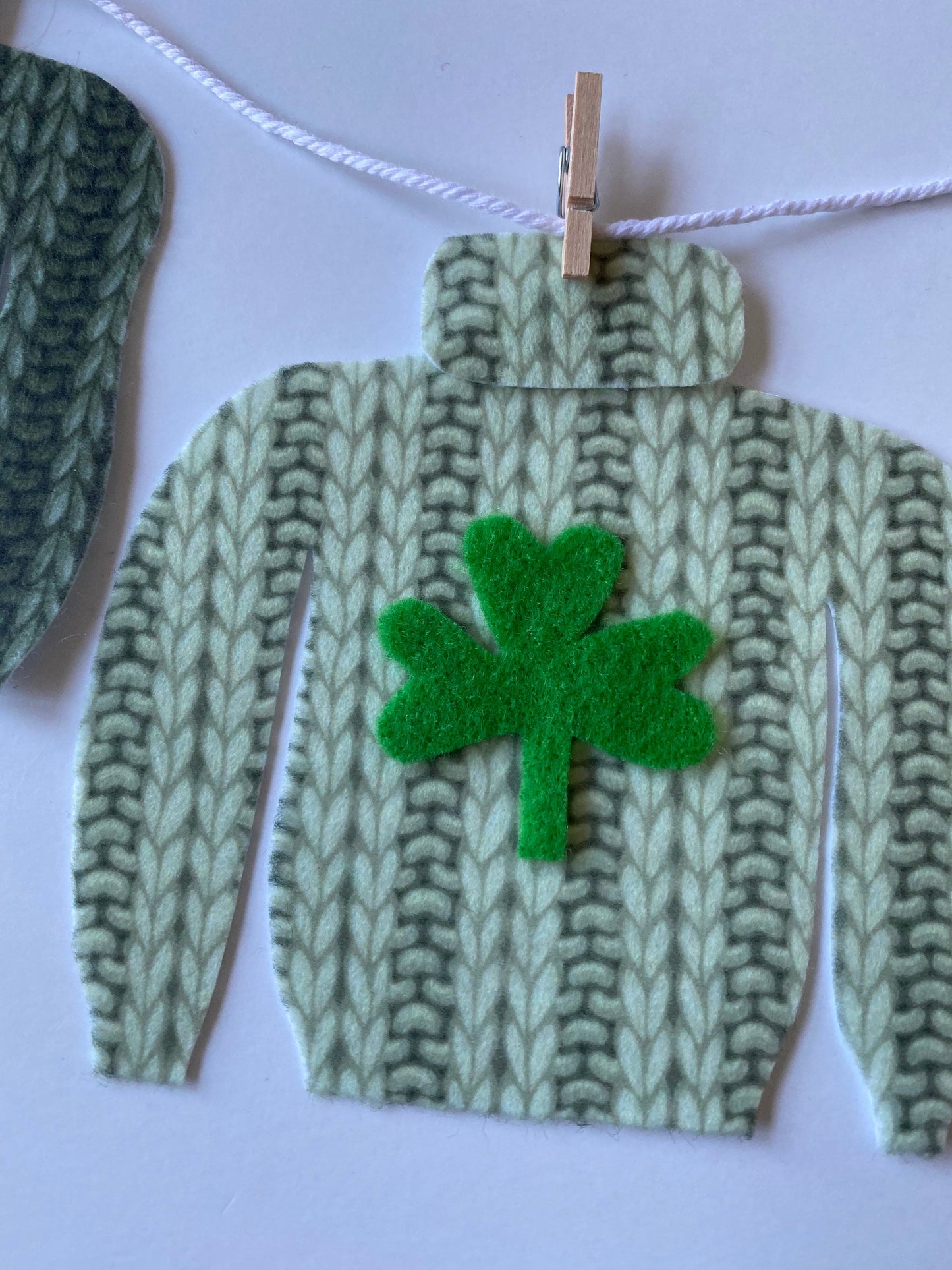 Miniature Felt St. Patrick’s Day Ugly Sweater Clothesline, Faux Knit Banner, St. Paddy’s Day Bunting Garland Wall Hanging for Decoration