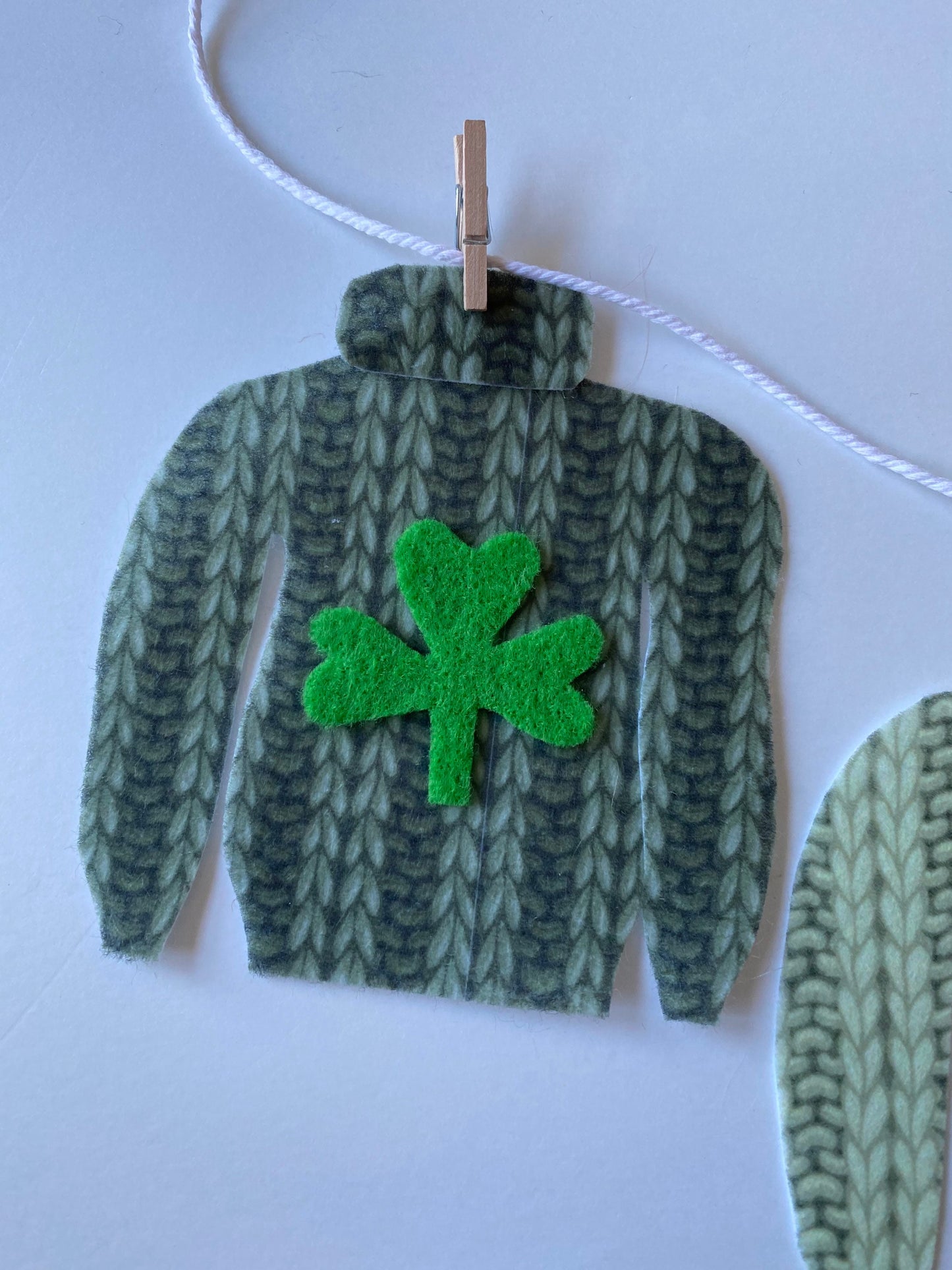 Miniature Felt St. Patrick’s Day Ugly Sweater Clothesline, Faux Knit Banner, St. Paddy’s Day Bunting Garland Wall Hanging for Decoration