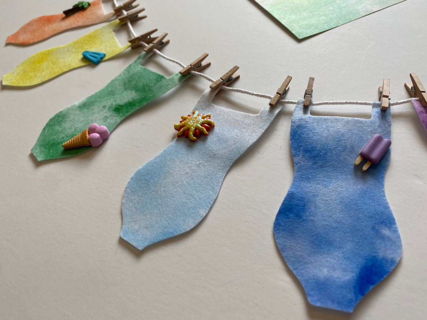 Rainbow Tie Dye Swimsuit Clothesline Banner Summer Bunting Miniature Swimming Garland Felt Wall Hanging for Decoration or Party