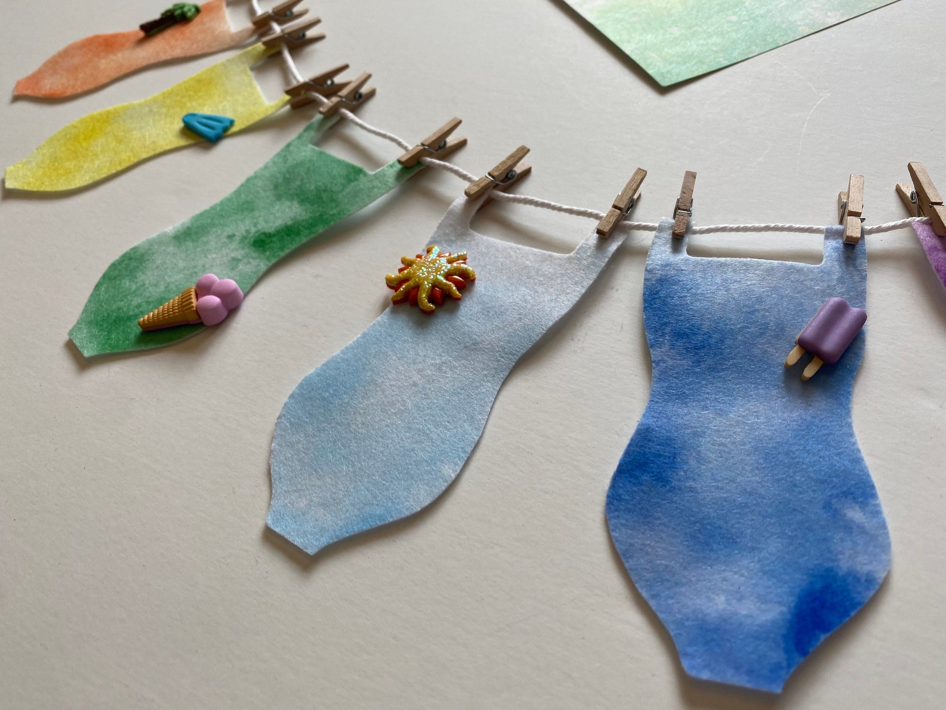 Rainbow Tie Dye Swimsuit Clothesline Banner Summer Bunting Miniature Swimming Garland Felt Wall Hanging for Decoration or Party