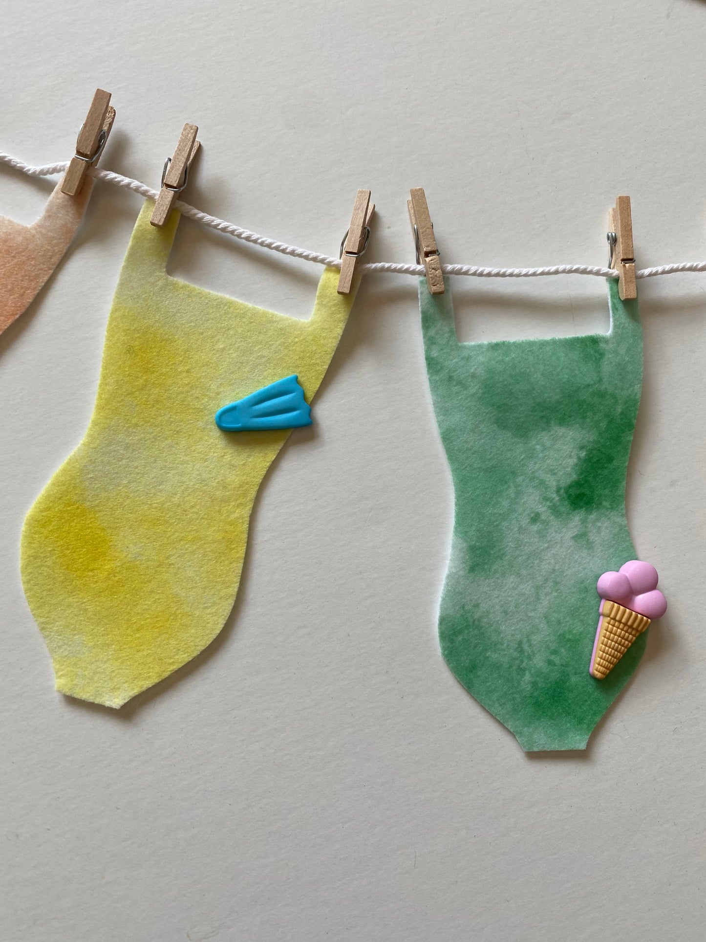 Rainbow Tie Dye Swimsuit Clothesline Banner Summer Bunting Miniature Swimming Garland Felt Wall Hanging for Decoration or Party