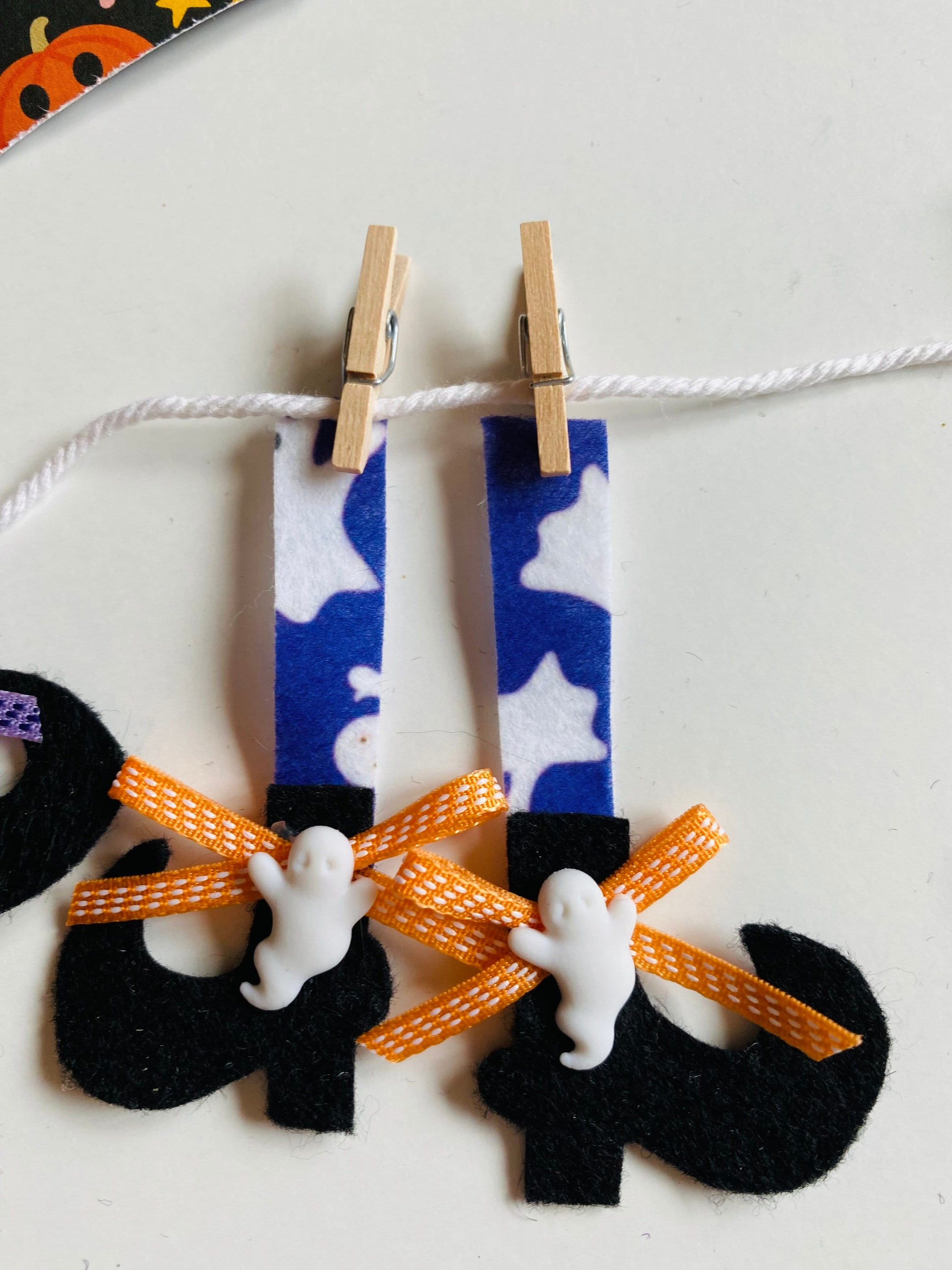 Miniature Felt Witch Feet Clothesline Banner Witches Stockings Garland Halloween Bunting Wall Hanging Decoration for October