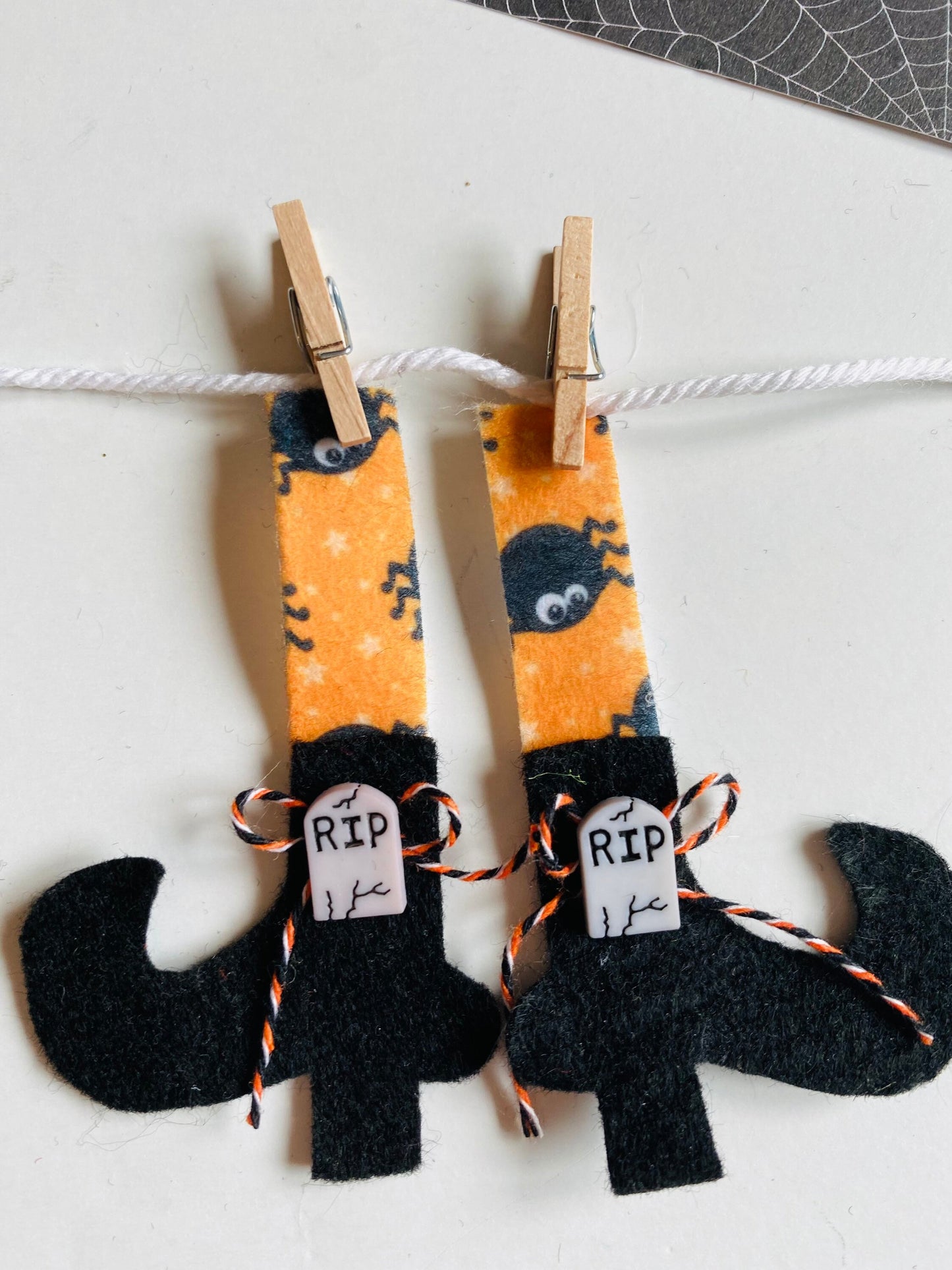Miniature Felt Witch Feet Clothesline Banner Witches Stockings Garland Halloween Bunting Wall Hanging Decoration for October