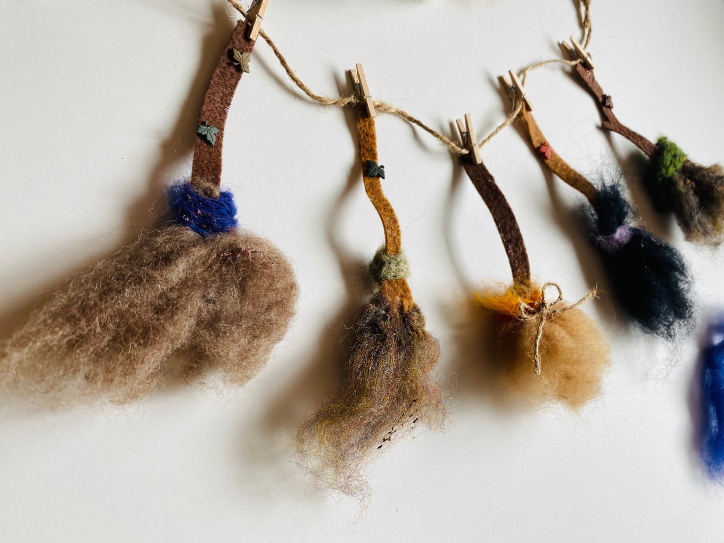Felted Witch’s Brooms Miniature Clothesline Banner Garland Bunting Wall Hanging Decoration for Halloween