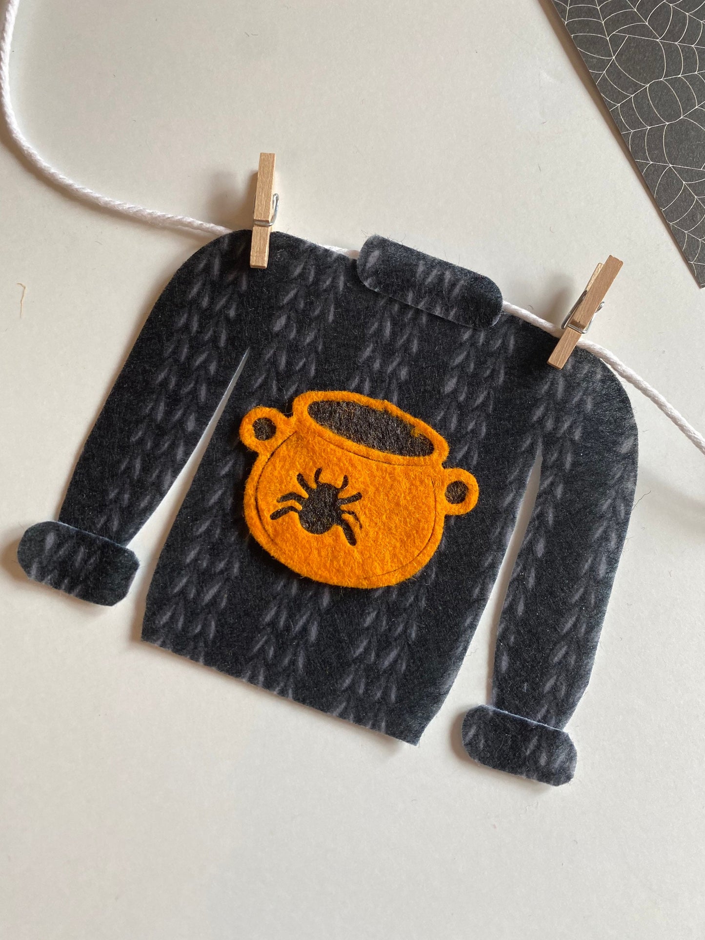 Halloween Sweater Miniature Clothesline Banner Felt Garland Bunting Wall Hanging Decoration with Cauldron, Spider, Bat, Ghost, Cat & Pumpkin