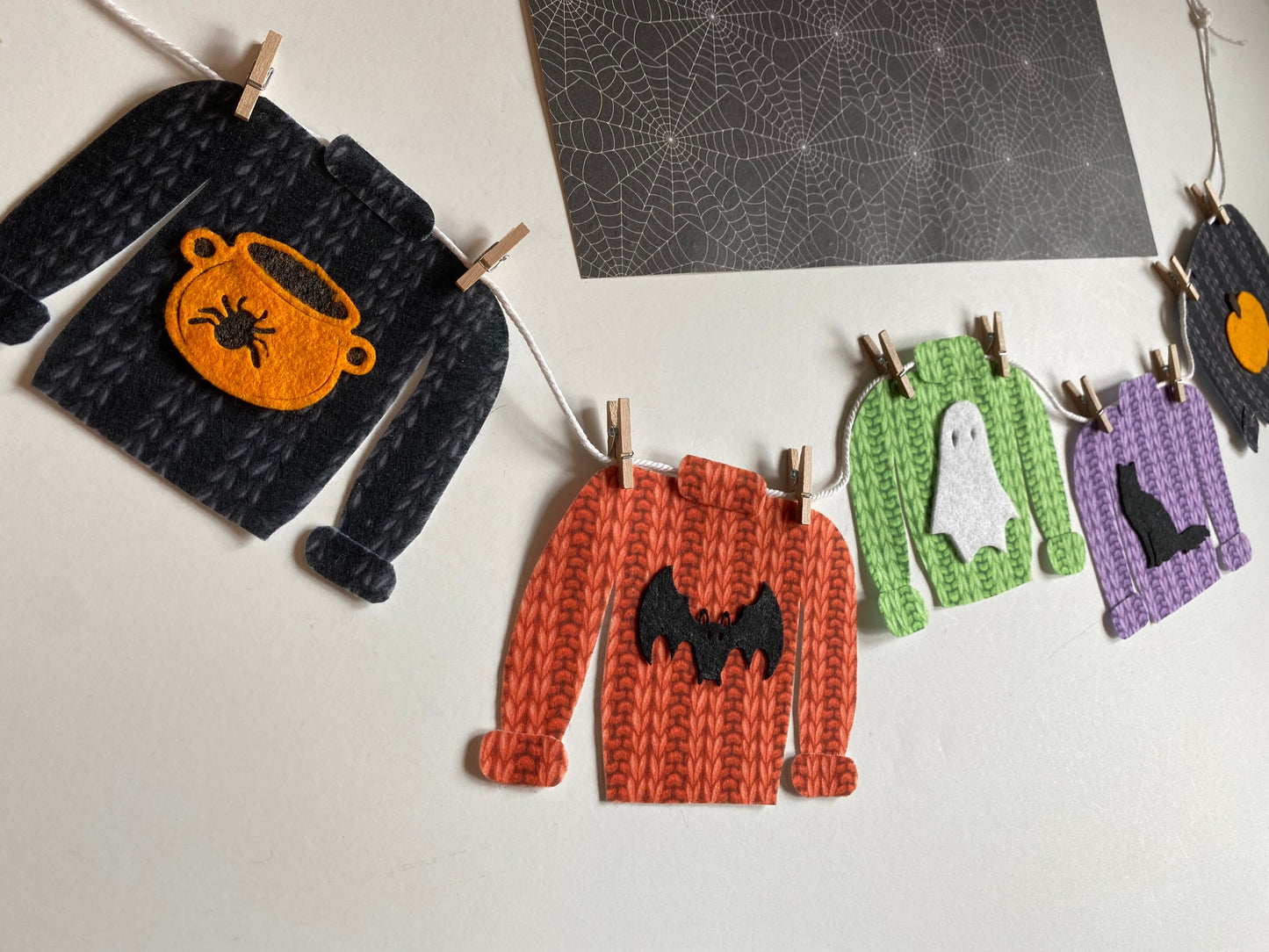 Halloween Sweater Miniature Clothesline Banner Felt Garland Bunting Wall Hanging Decoration with Cauldron, Spider, Bat, Ghost, Cat & Pumpkin