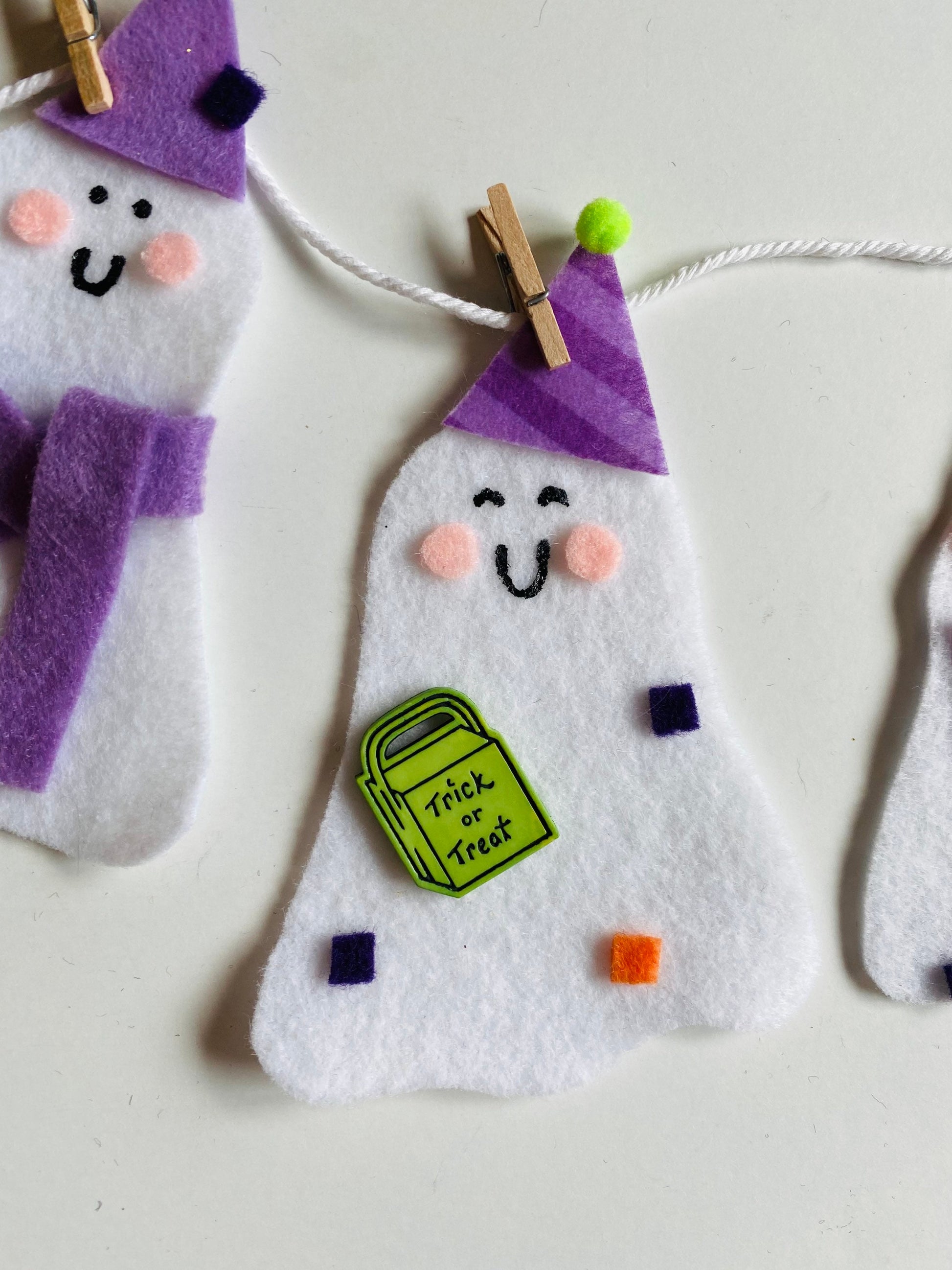 Happy Ghosts in Party Hats and Scarves Banner Halloween Garland Trick or Treat Wall Hanging Boo Decoration for October