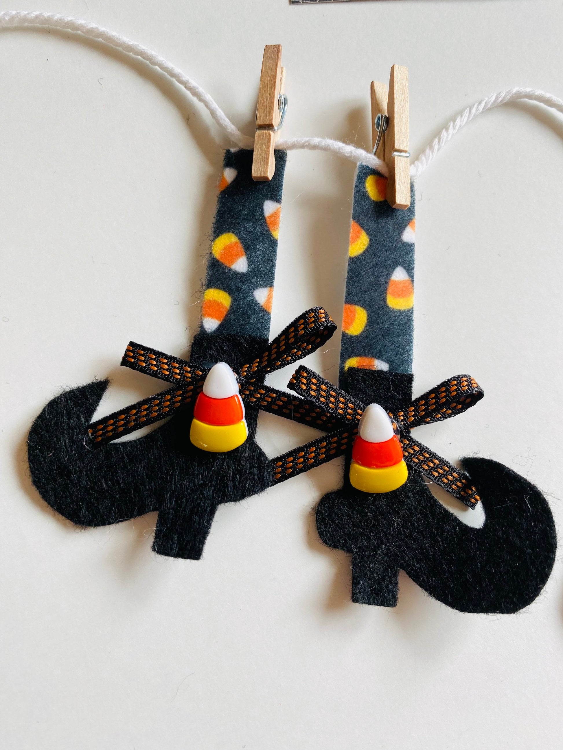 Miniature Felt Witch Feet Clothesline Banner Witches Stockings Garland Halloween Bunting Wall Hanging Decoration for October