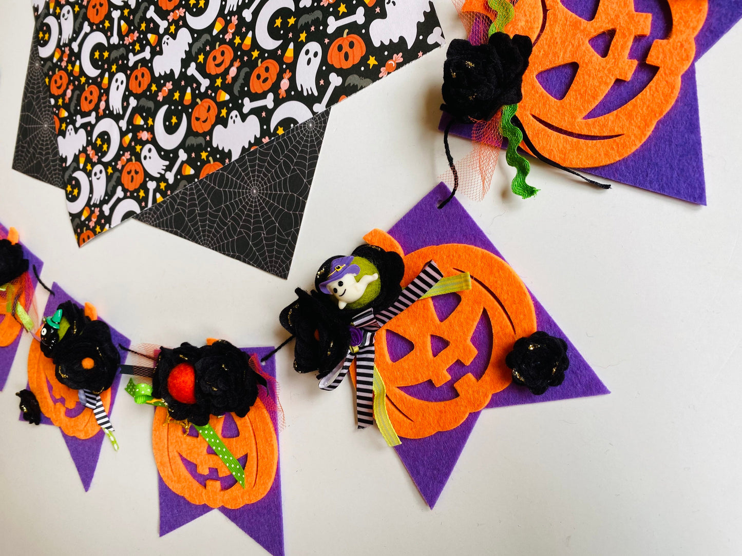Jack O’Lantern Banner Halloween Flag Pennant Bunting Felt Flower Garland Wall Hanging for Decoration with Ghost and Spider