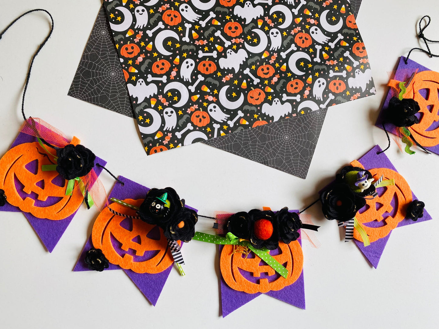 Jack O’Lantern Banner Halloween Flag Pennant Bunting Felt Flower Garland Wall Hanging for Decoration with Ghost and Spider