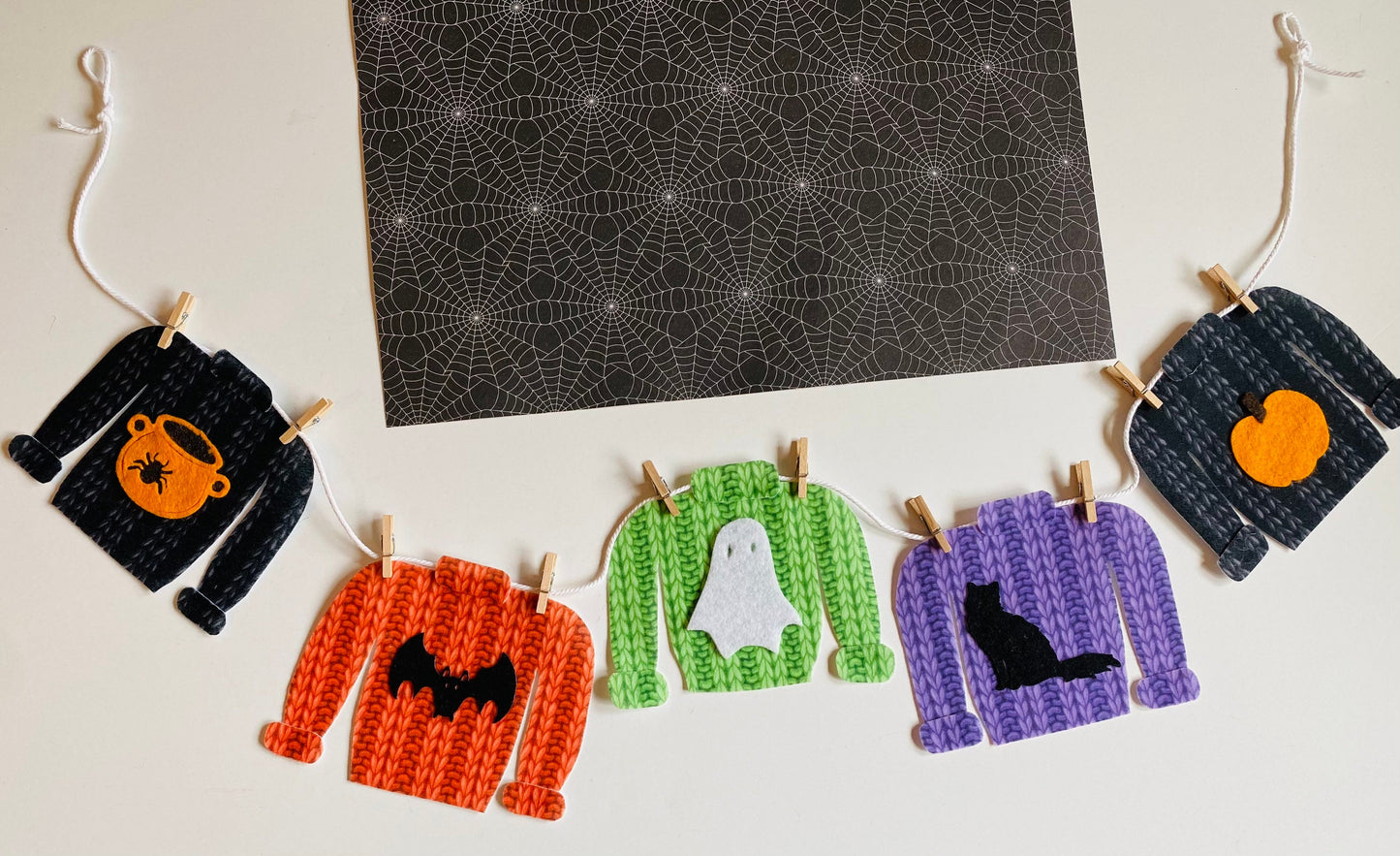 Halloween Sweater Miniature Clothesline Banner Felt Garland Bunting Wall Hanging Decoration with Cauldron, Spider, Bat, Ghost, Cat & Pumpkin