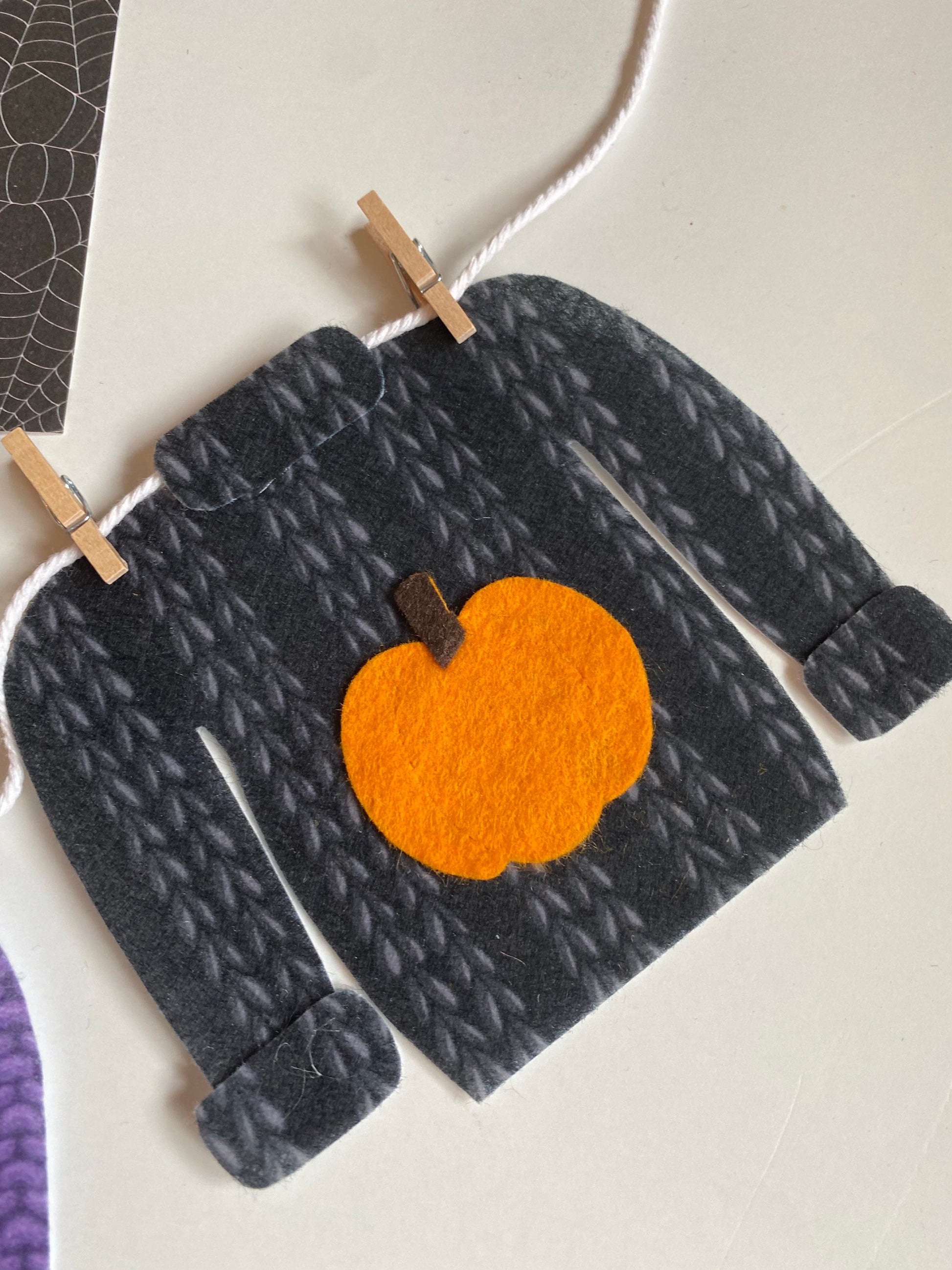 Halloween Sweater Miniature Clothesline Banner Felt Garland Bunting Wall Hanging Decoration with Cauldron, Spider, Bat, Ghost, Cat & Pumpkin