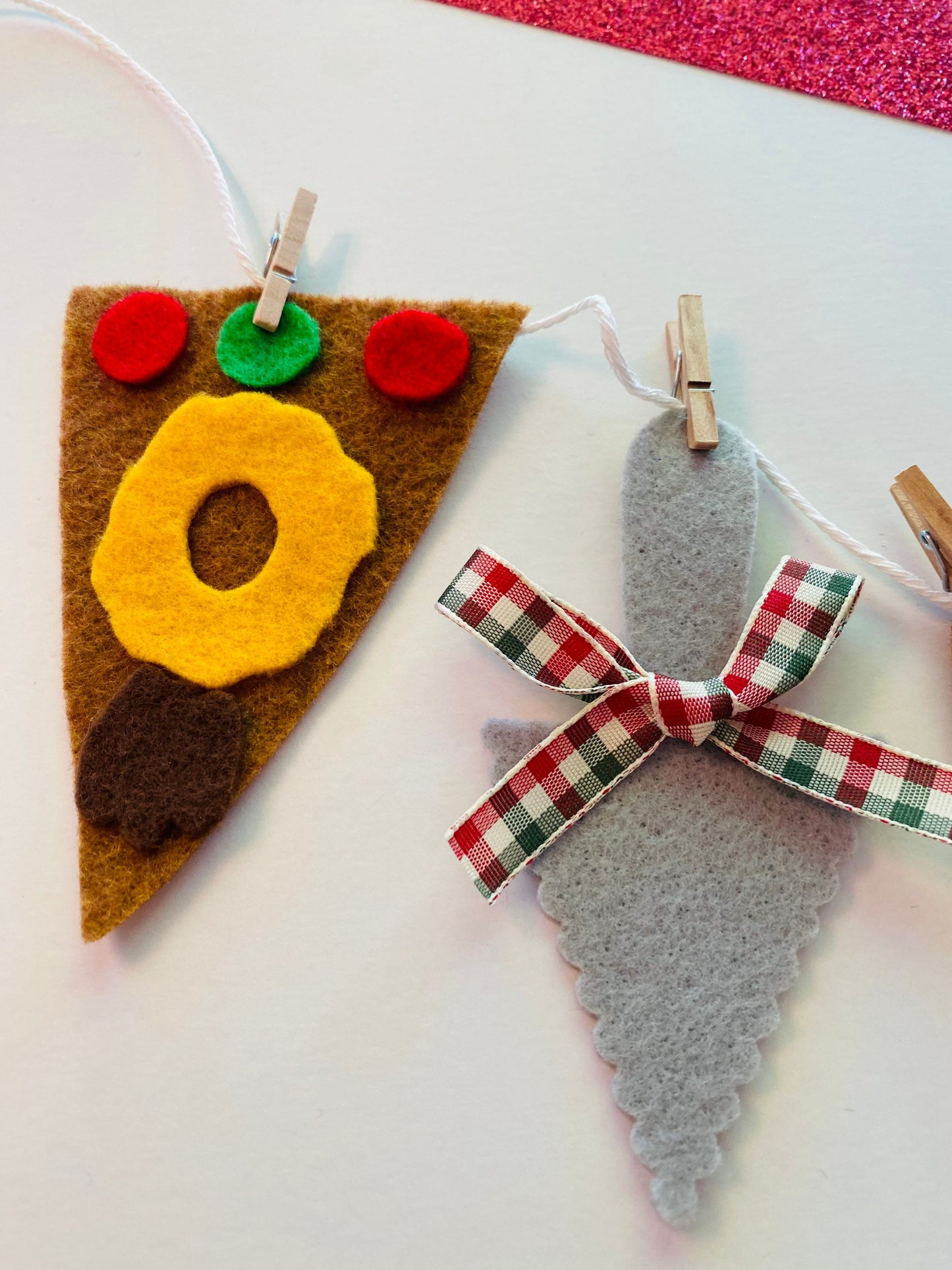 Miniature Felt Fruitcake and Christmas Pudding Baking Clothesline Banner Garland Bunting Wall Hanging Decoration for December