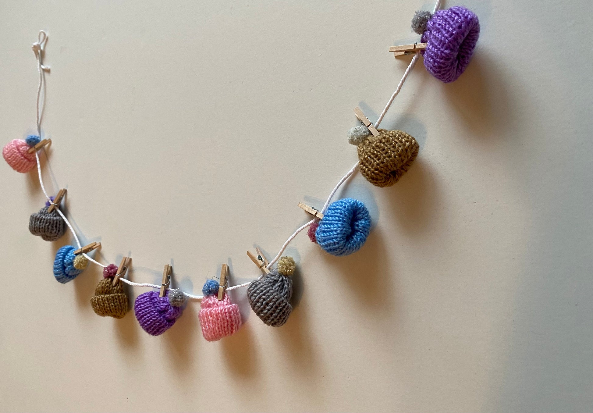 Miniature Winter Hat Banner January Garland Snowy Hats with Pom Poms for Fireplace Mantel Decoration or Tiered Trays