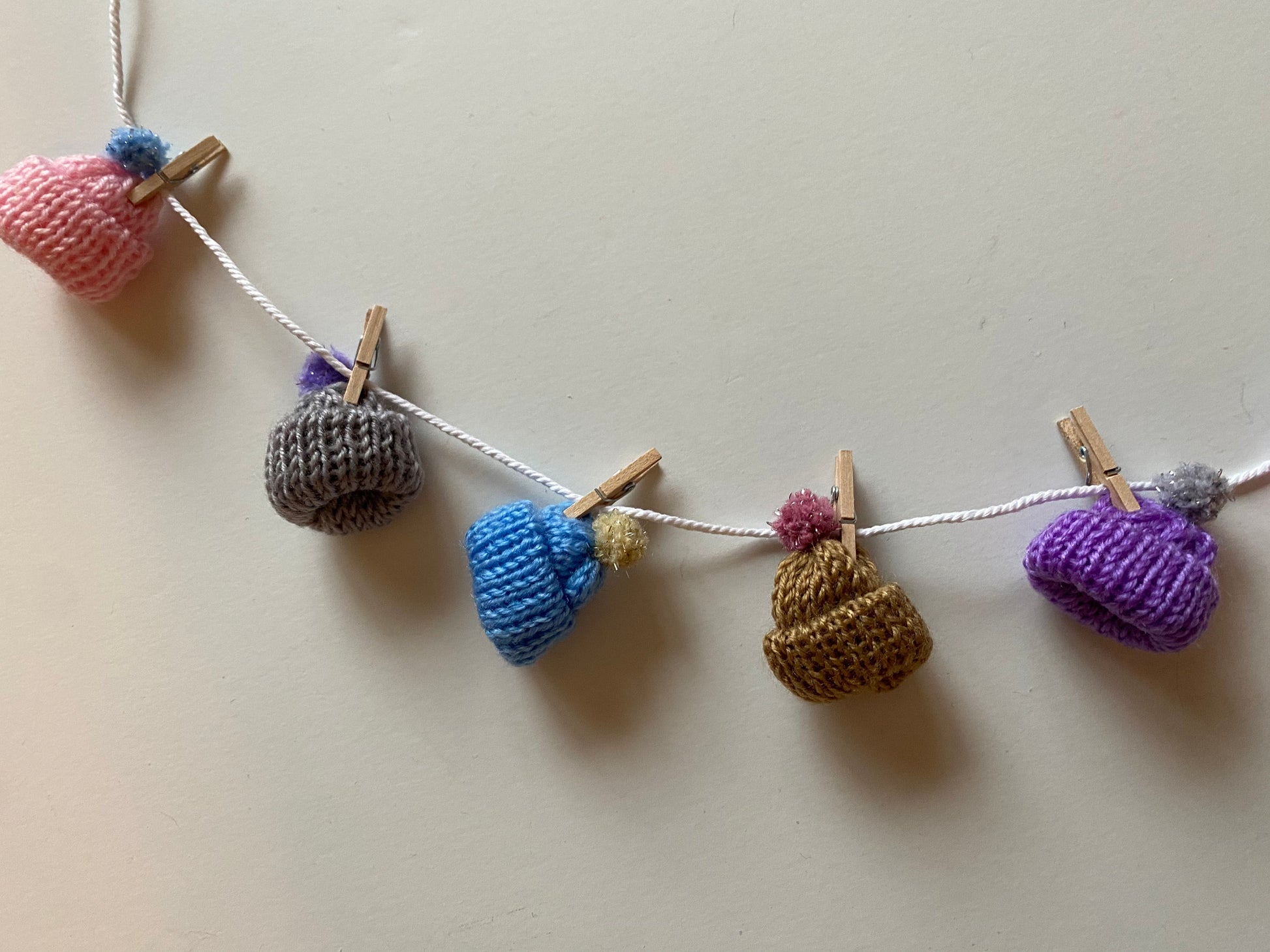 Miniature Winter Hat Banner January Garland Snowy Hats with Pom Poms for Fireplace Mantel Decoration or Tiered Trays