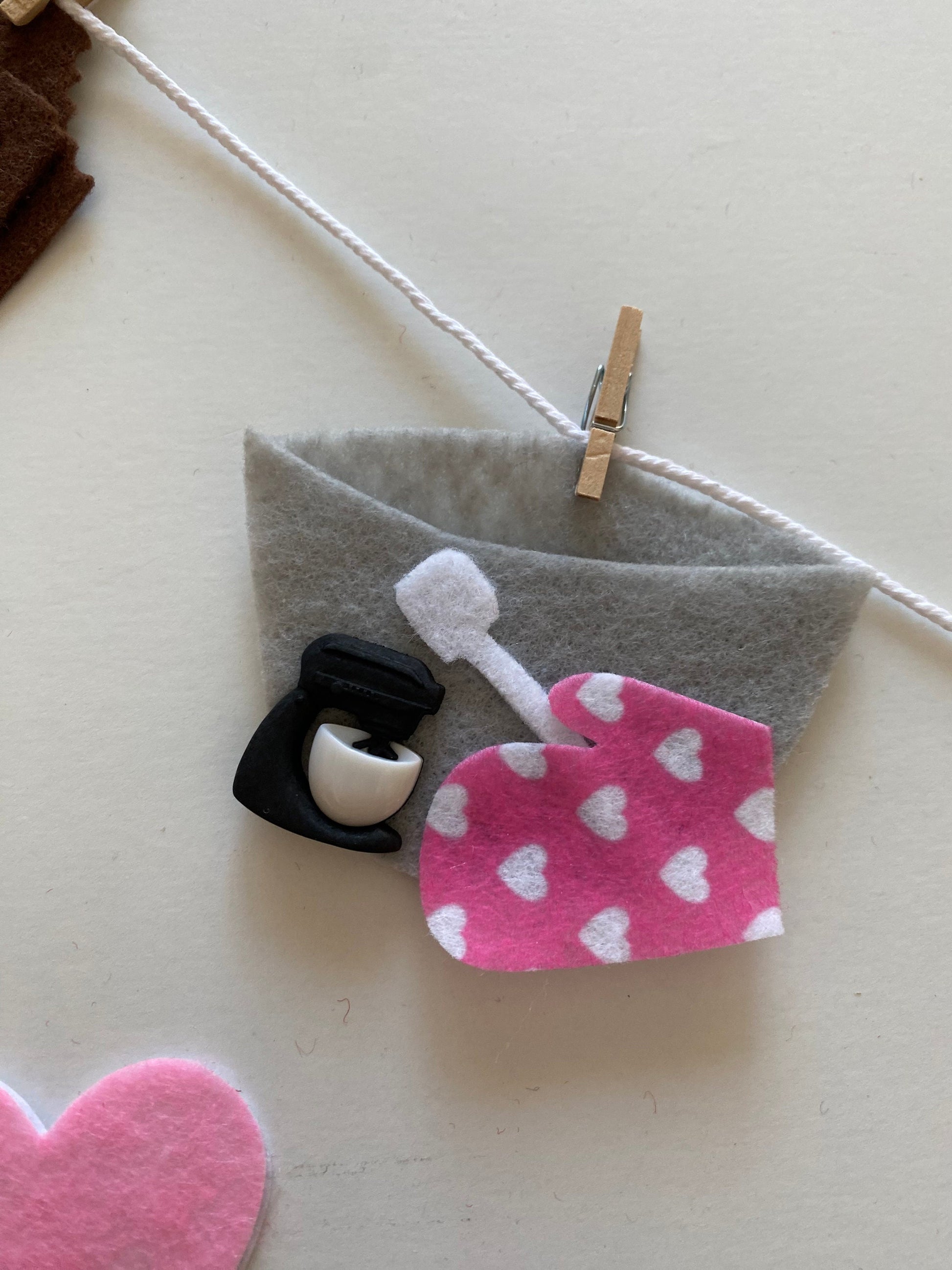 Sweet Treats Baking Miniature Felt Clothesline Banner Garland Bunting Wall Hanging Decoration for Valentine’s Day