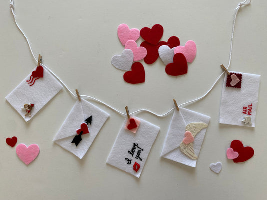 Love Mail Garland Miniature Felt Banner with Envelopes for Valentine’s Day Decorations