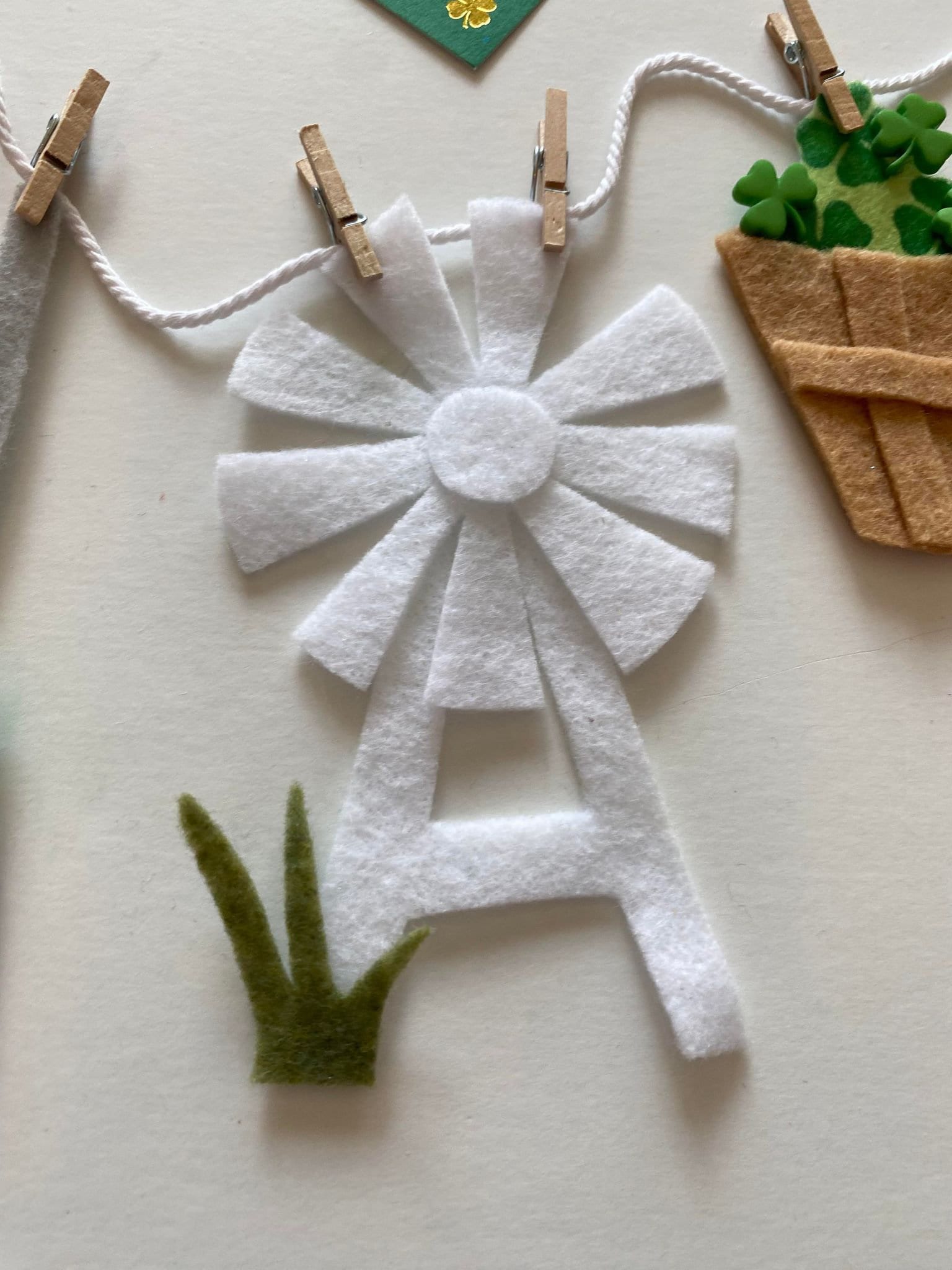 Clover Farmhouse Banner, Felt Shamrock Garland, Country Bunting Wall Hanging for St. Patrick's Day