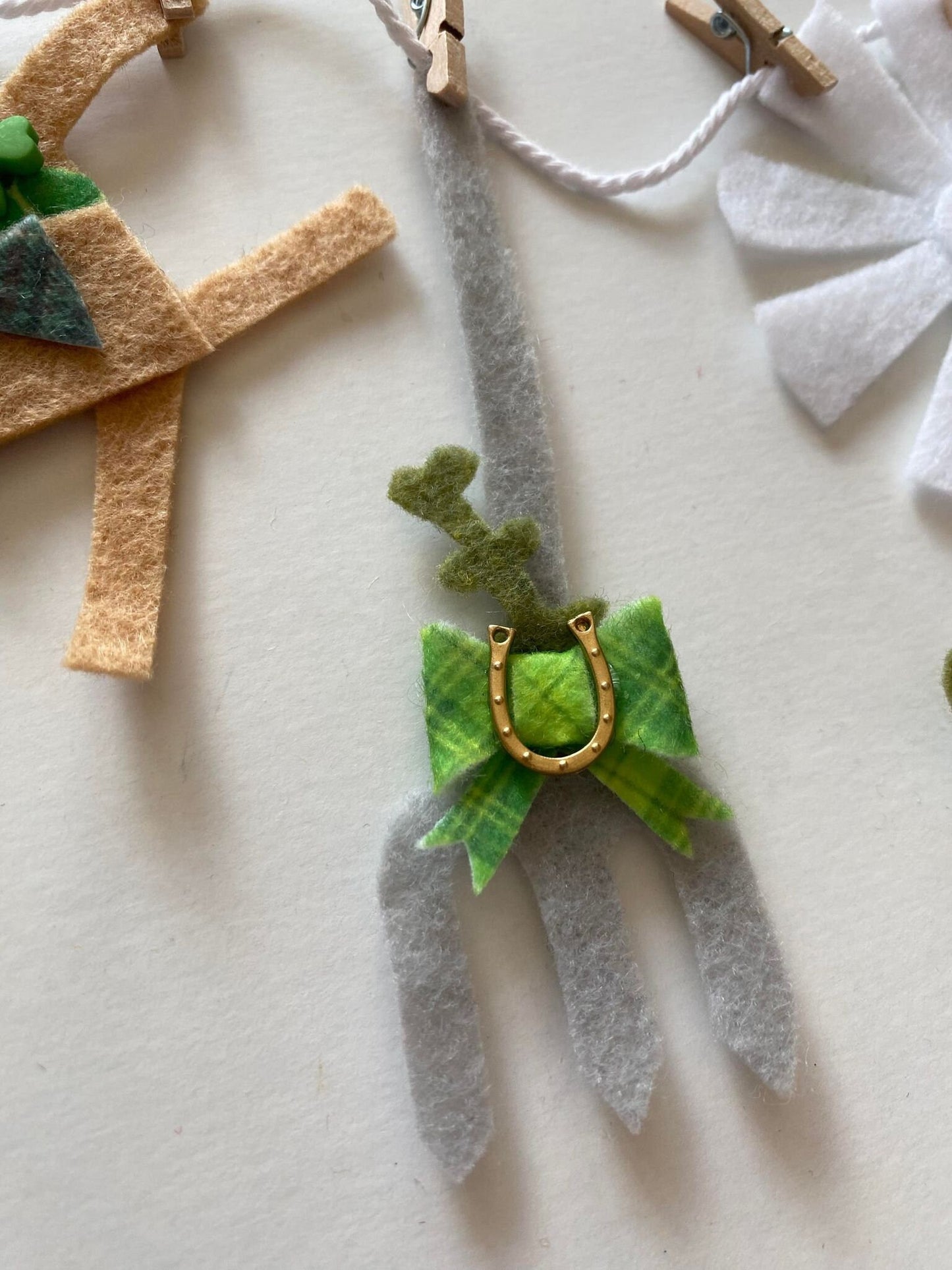 Clover Farmhouse Banner, Felt Shamrock Garland, Country Bunting Wall Hanging for St. Patrick's Day