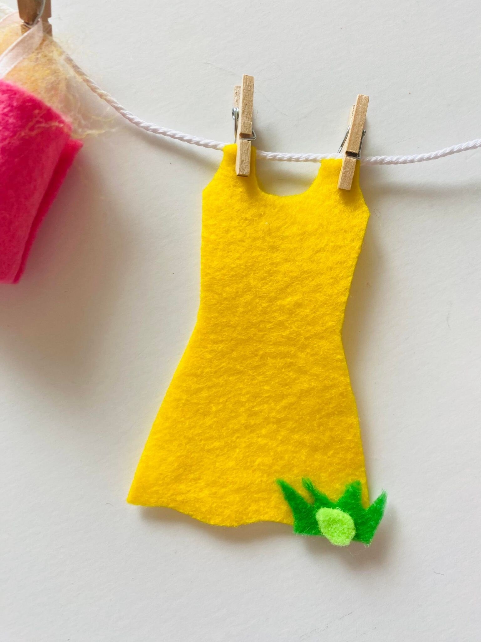 Easter Egg Hunt Miniature Felt Clothesline Banner, Easter Candy Garland, Easter Basket Bunting Wall Hanging Decoration