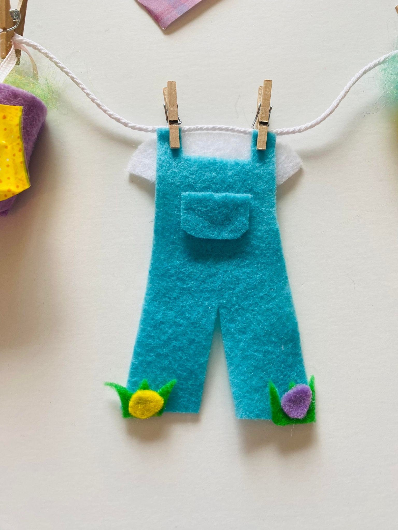 Easter Egg Hunt Miniature Felt Clothesline Banner, Easter Candy Garland, Easter Basket Bunting Wall Hanging Decoration