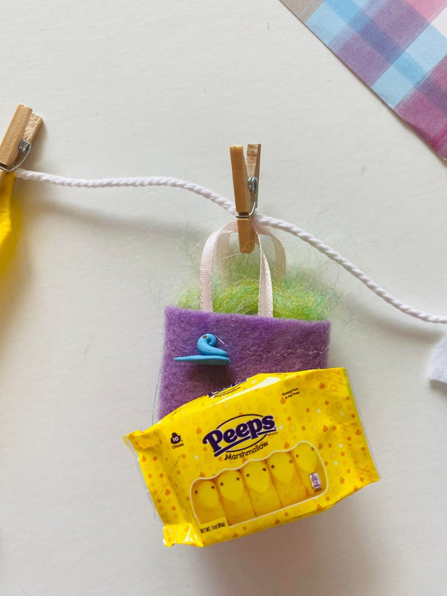 Easter Egg Hunt Miniature Felt Clothesline Banner, Easter Candy Garland, Easter Basket Bunting Wall Hanging Decoration