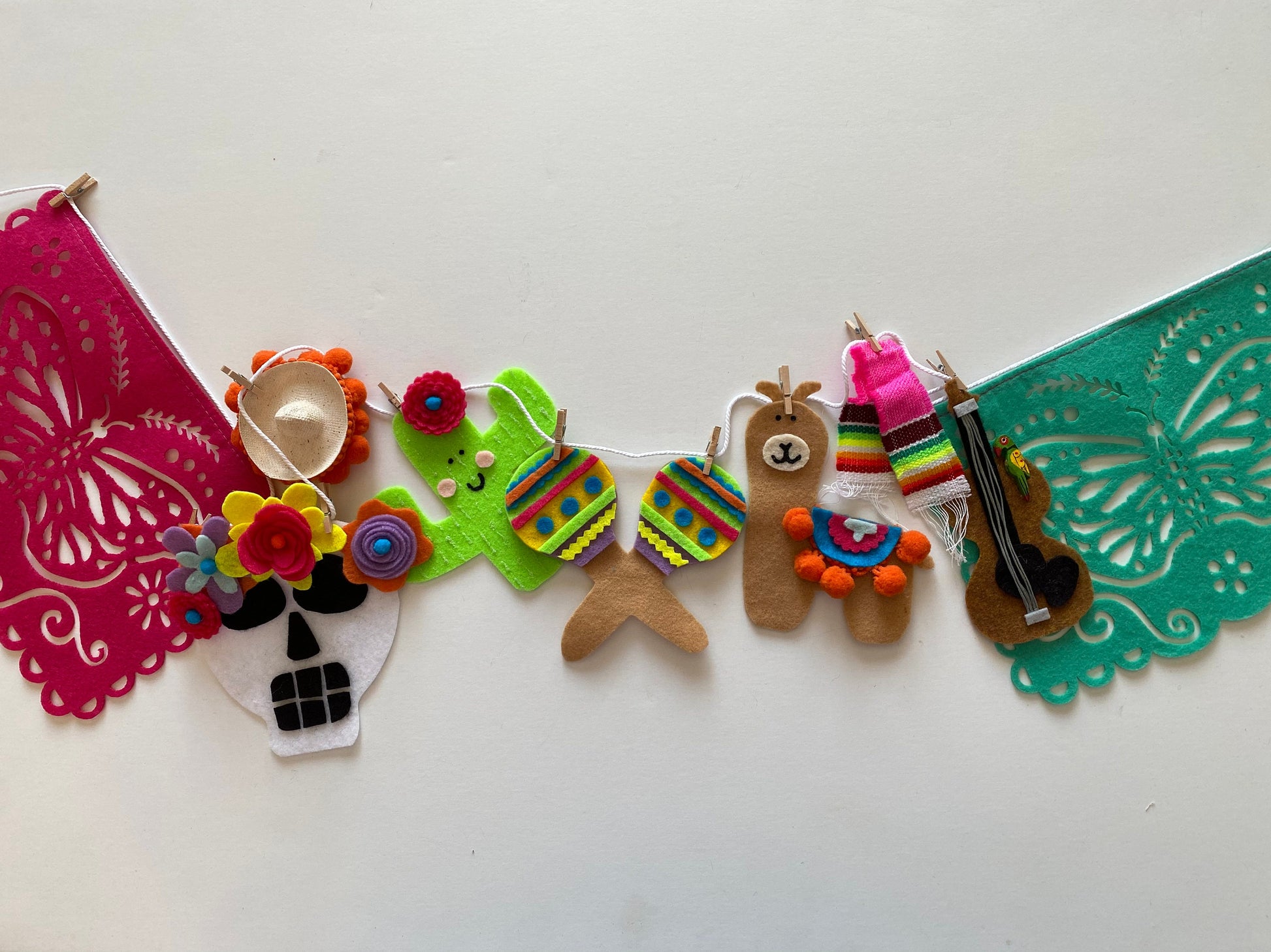 Cinco de Mayo Mexican Holiday Banner, Cactus Garland, Spanish Llama Bunting Wall Hanging for Party Decoration