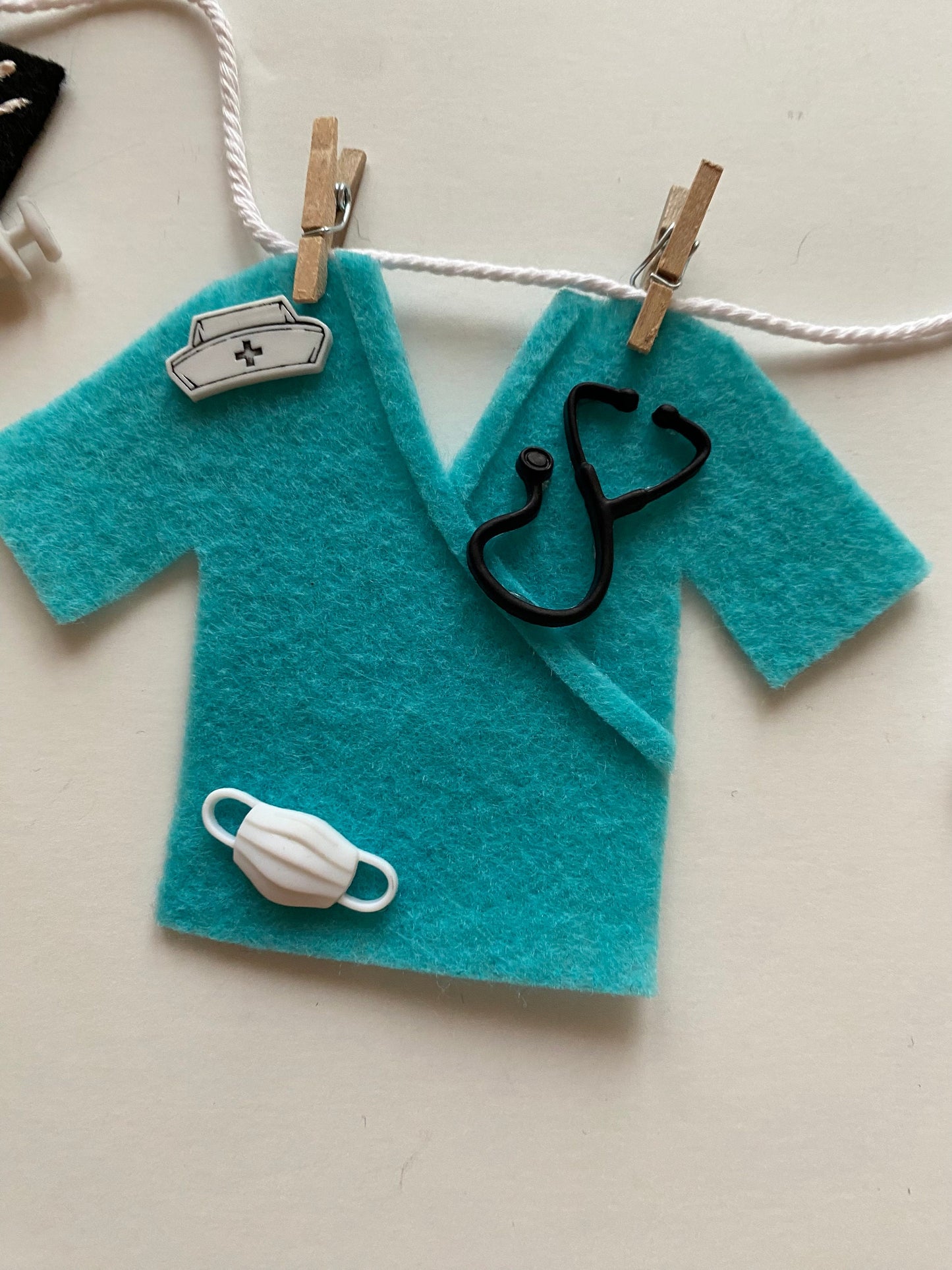 Doctor’s Laundry Clothesline, Nurse Banner, Scrubs Garland, Lab Coat Wall Hanging, Medical Decoration