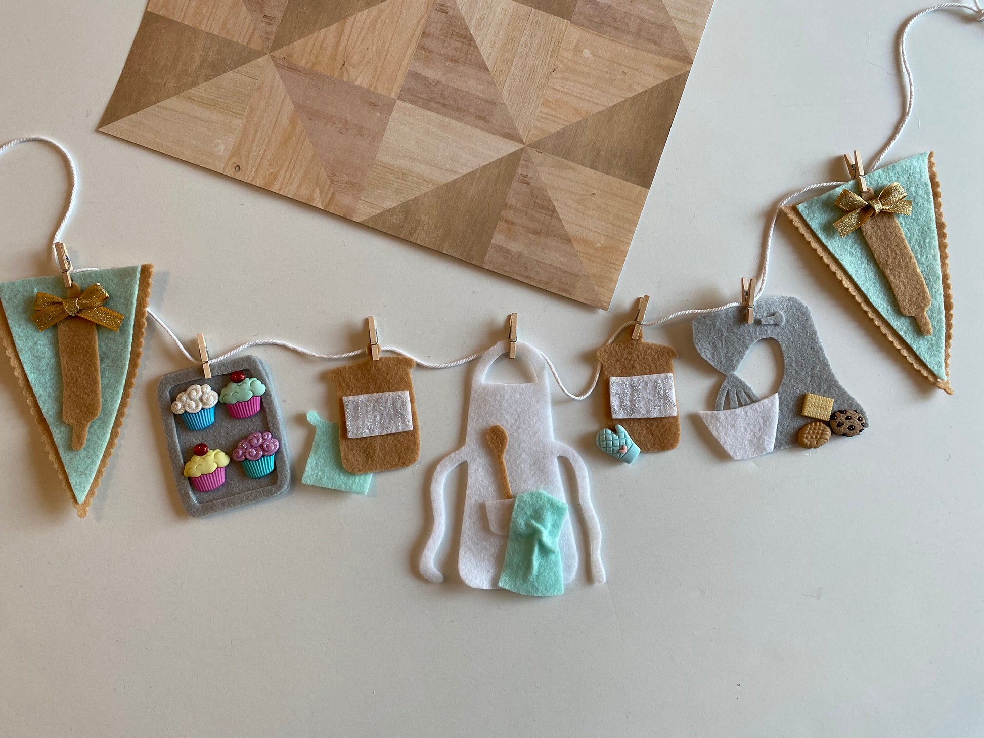 Baking Miniature Felt Banner, Apron Bunting, Cooking Wall Hanging, Kitchen Garland, Bakery Decoration