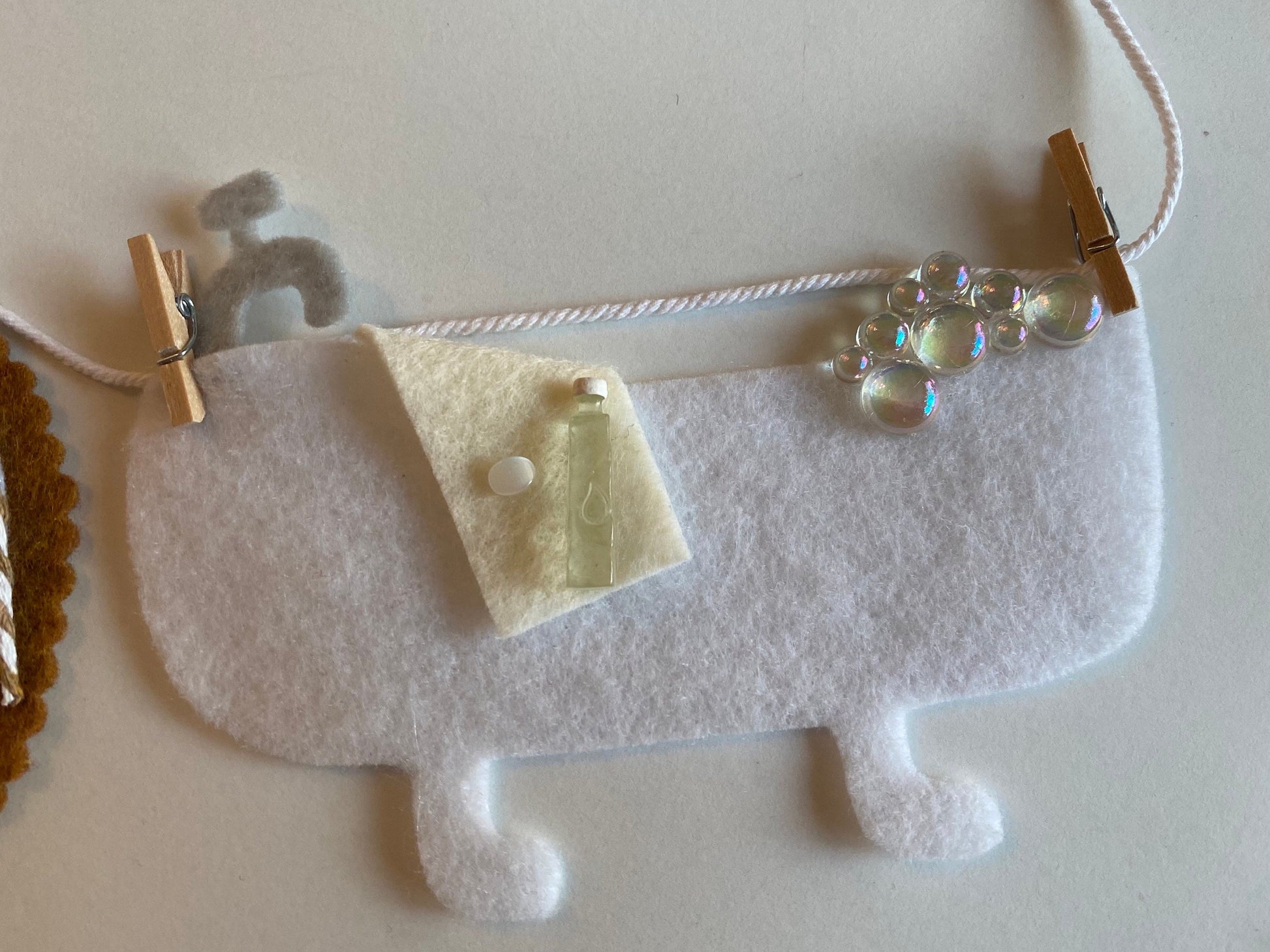 Bathroom Miniature Felt Banner, Outhouse Garland, Toilet Room Wall Hanging, Bathtub Clothesline for the Restroom Decoration