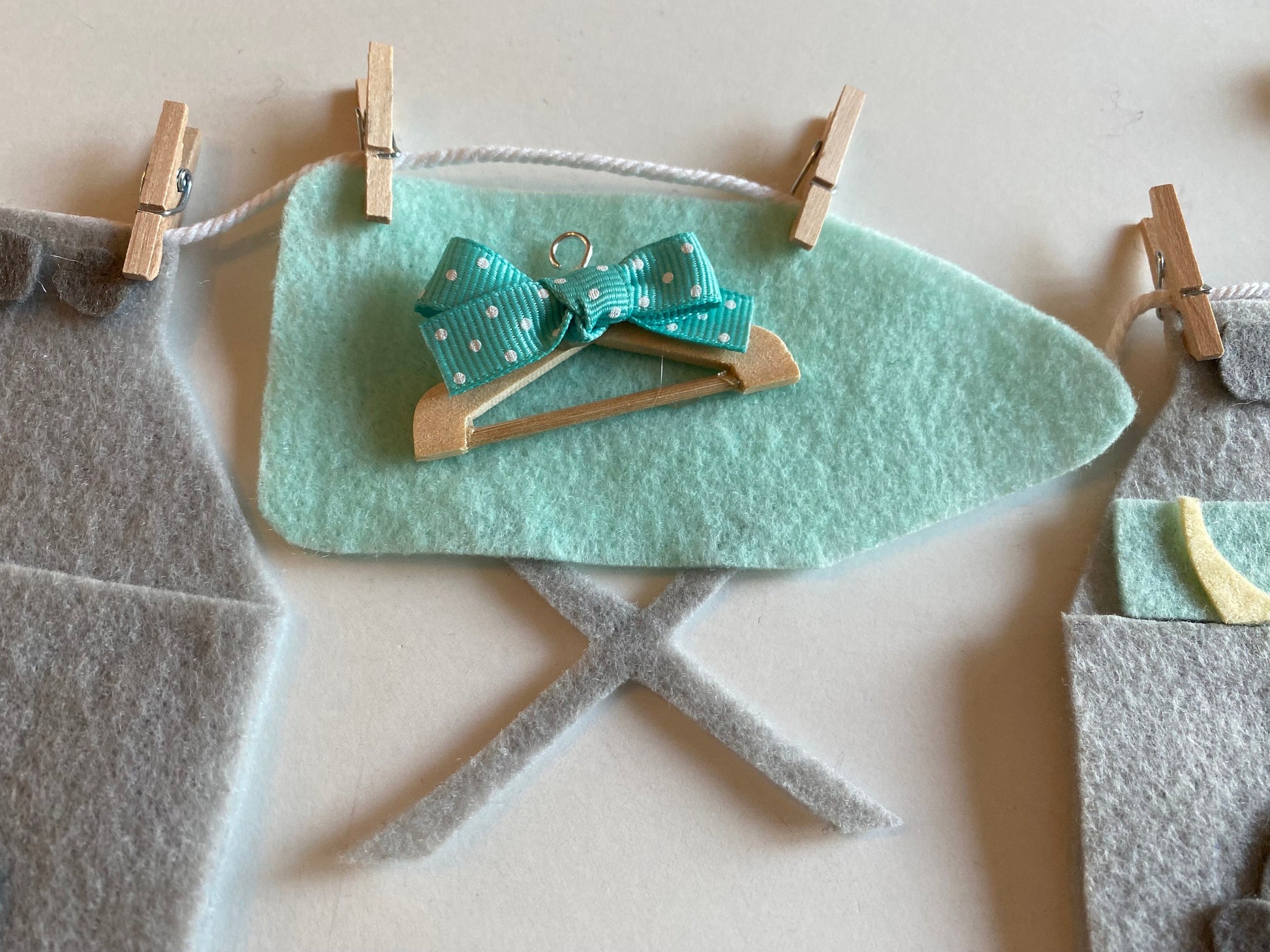 Laundry Room Miniature Felt Banner, Washing Machine Garland, Laundry Day Bunting, Wall Hanging, Decoration with Hanger, Detergent, and Iron