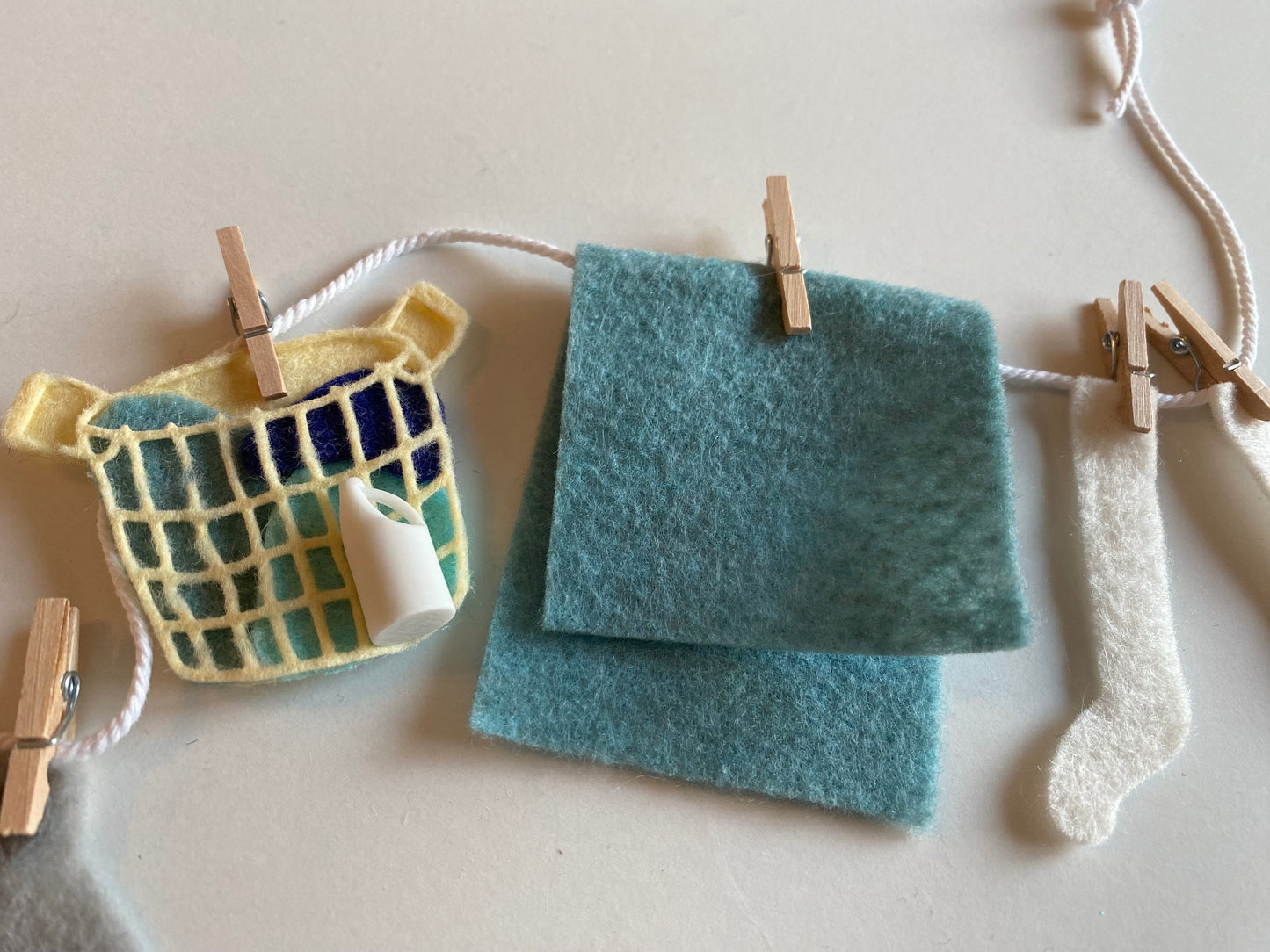 Laundry Room Miniature Felt Banner, Washing Machine Garland, Laundry Day Bunting, Wall Hanging, Decoration with Hanger, Detergent, and Iron