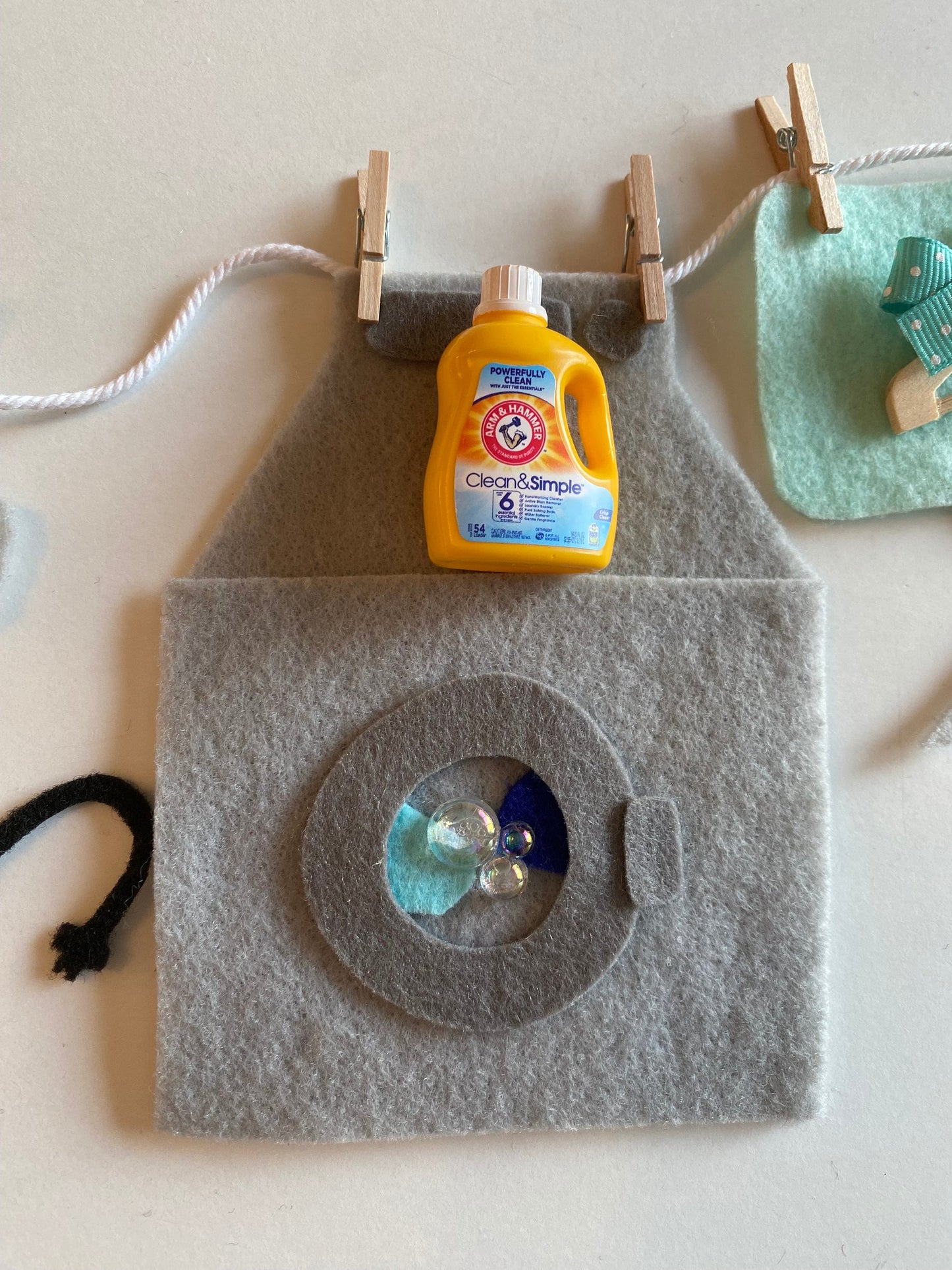 Laundry Room Miniature Felt Banner, Washing Machine Garland, Laundry Day Bunting, Wall Hanging, Decoration with Hanger, Detergent, and Iron