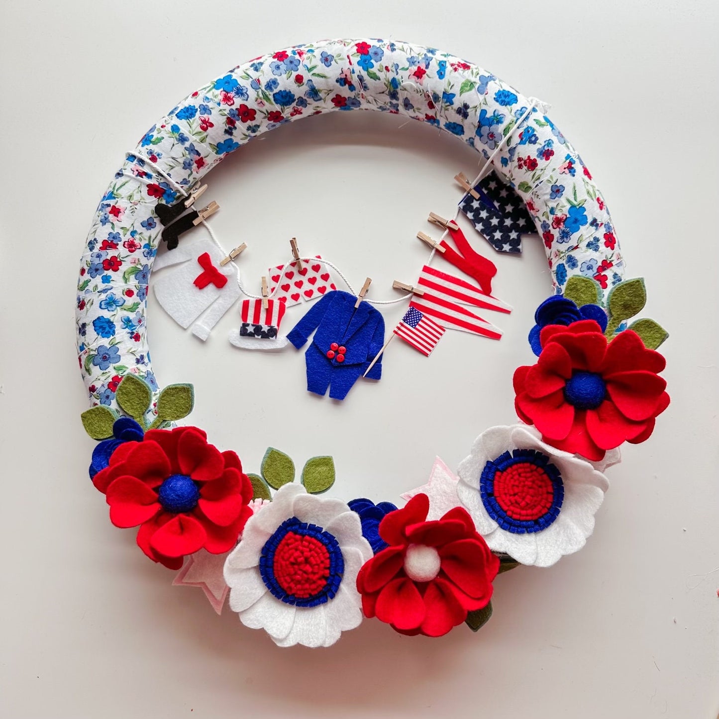 Patriotic Felt Flower Wreath and Uncle Sam Miniature Clothesline Banner Pattern