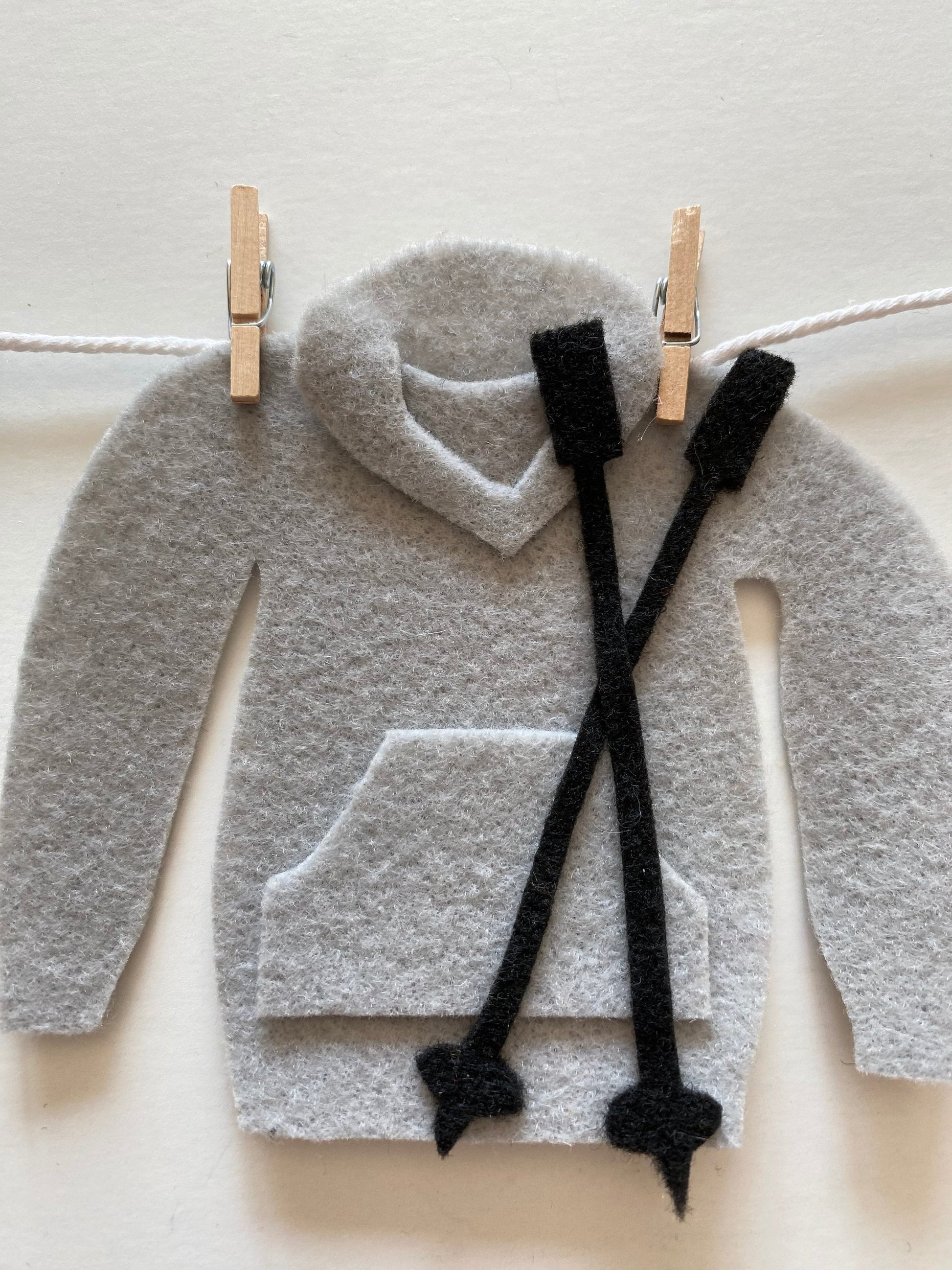 Hiker’s Gear Miniature Felt Clothesline Banner, Hiking Garland, Mountain Climbers Bunting, Outdoorsman Wall Hanging Decoration